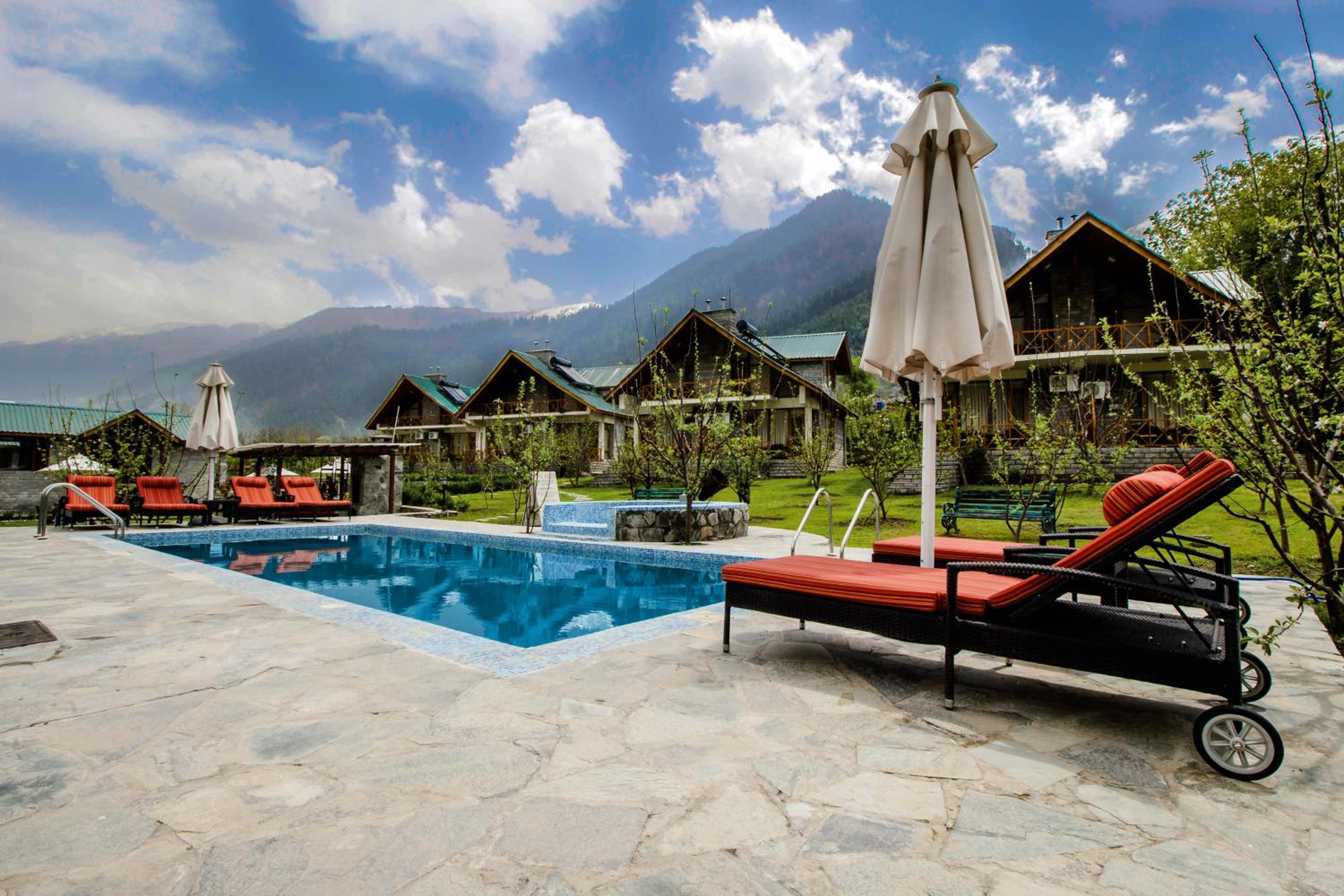 Larisa Resort Manali