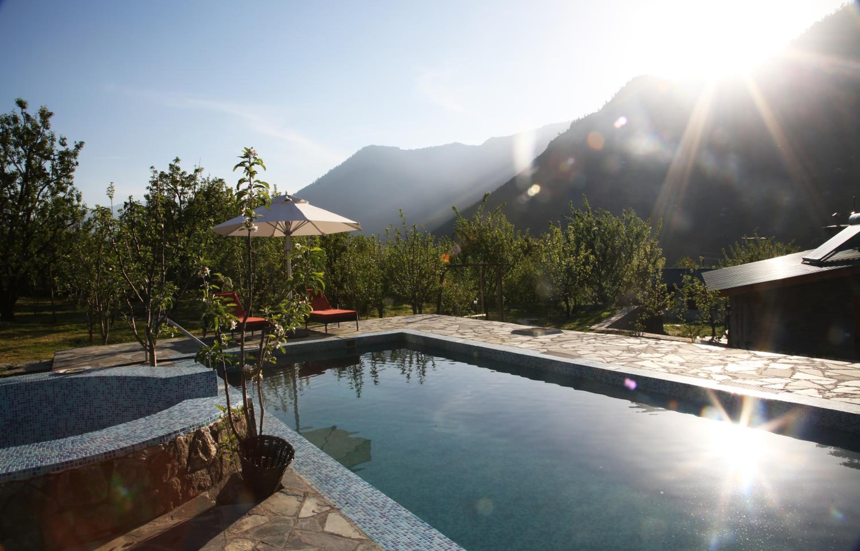 Larisa Resort Manali