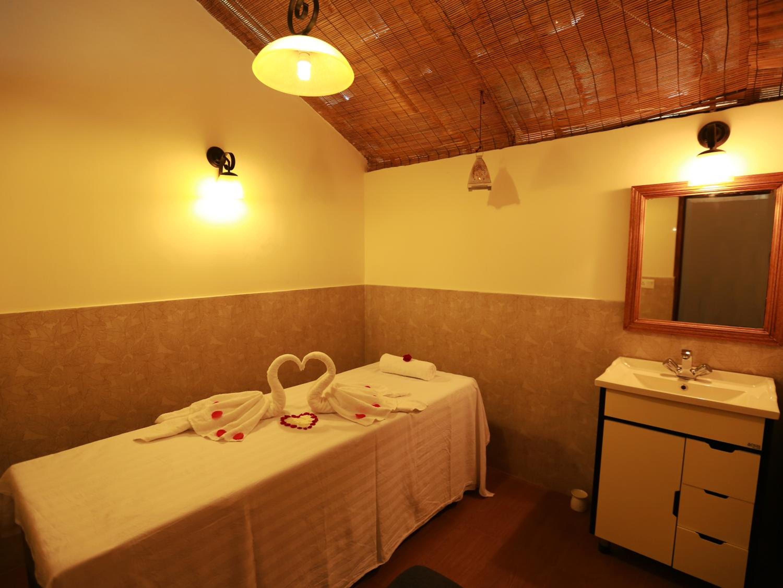 Larisa Resort Manali