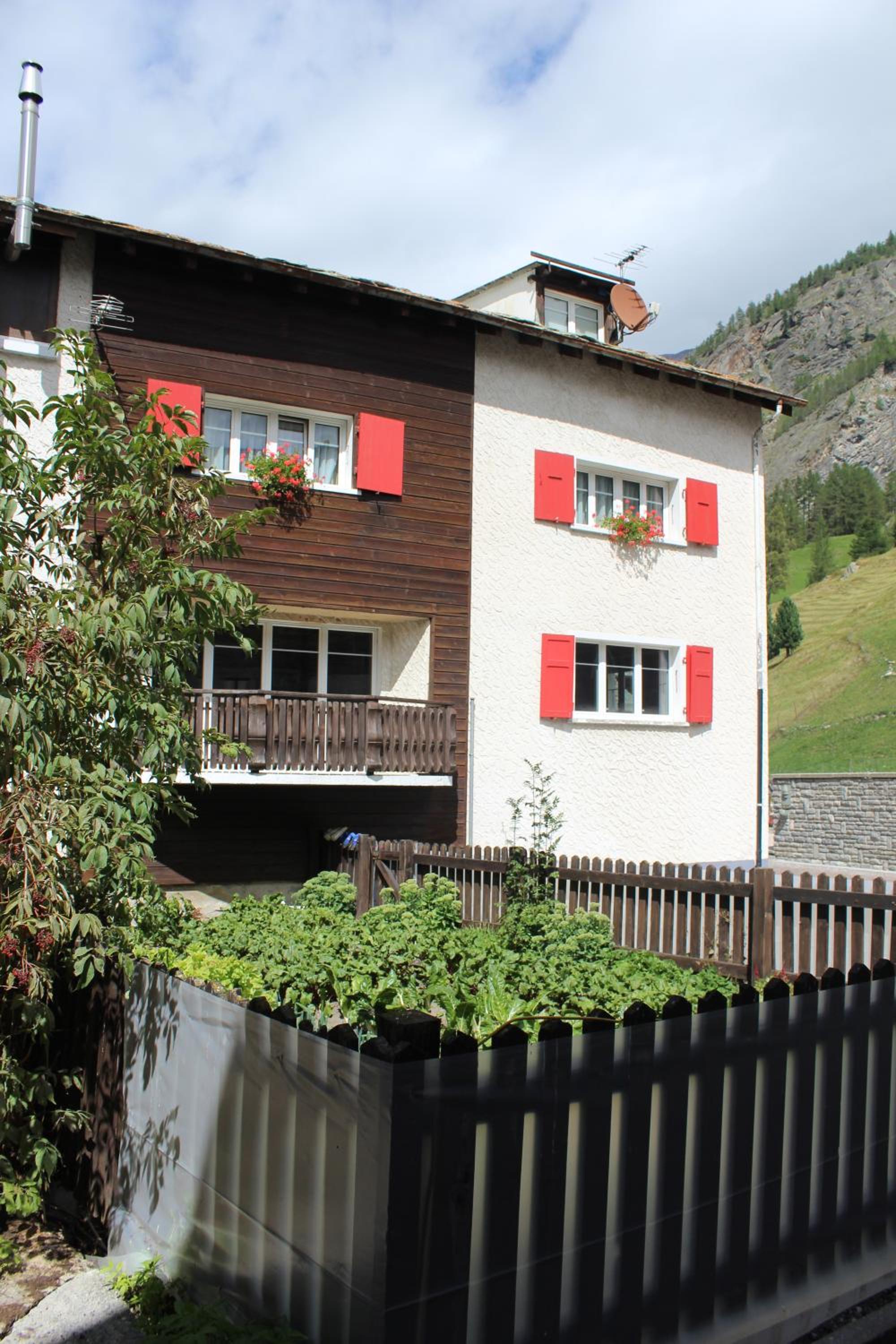 Photo 6