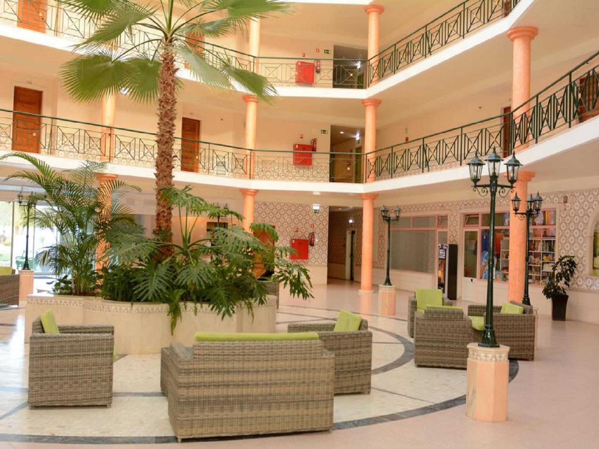 Lovely Estrela Vau Apt - Swimming pool view view 2