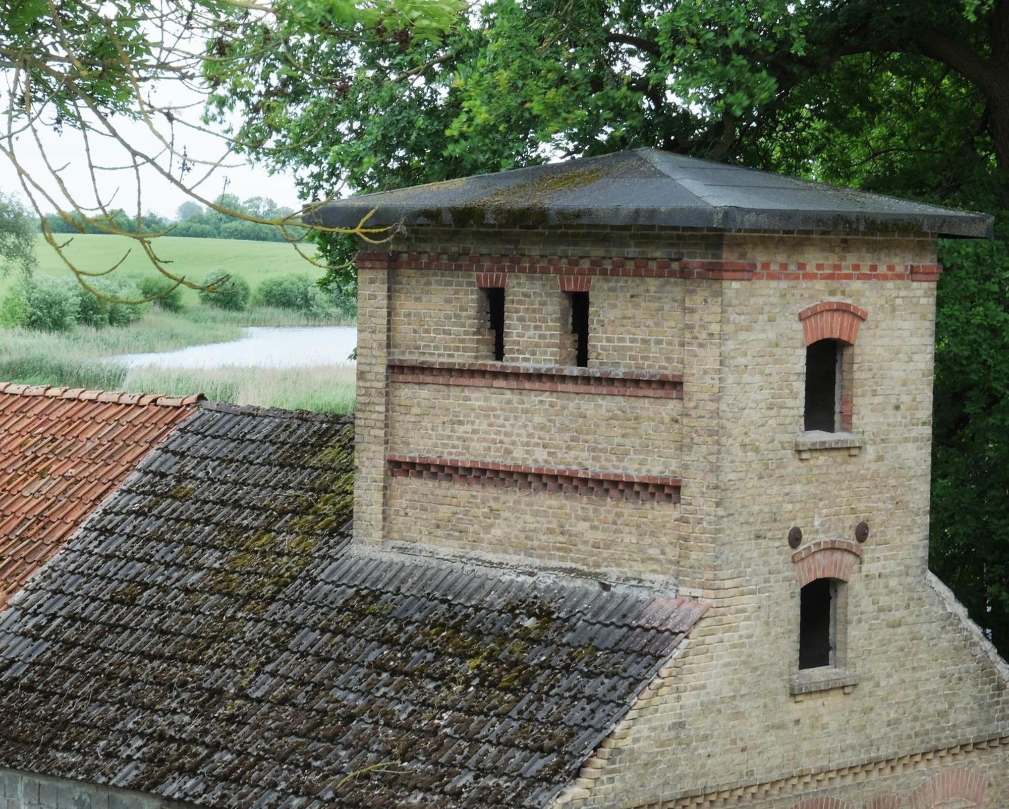 Event- Kultur & B&B Kunst Schloss Neuenhagen Übernachten im Denkmal