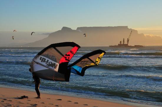 Cape Town, Blouberg Beachfront Luxury Apt - Kite Beach view 5