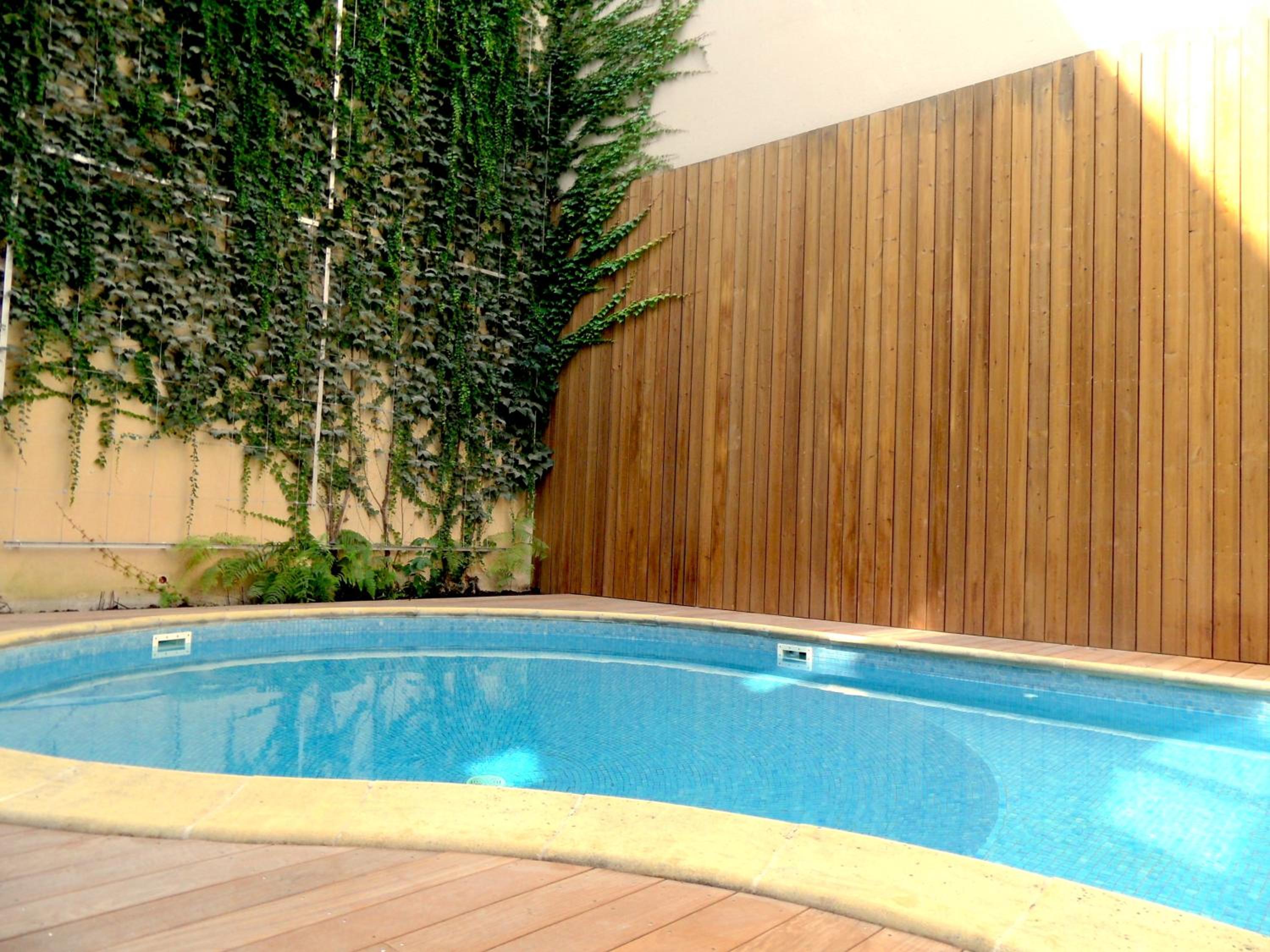 Studio luxe hyper centre piscine view 5