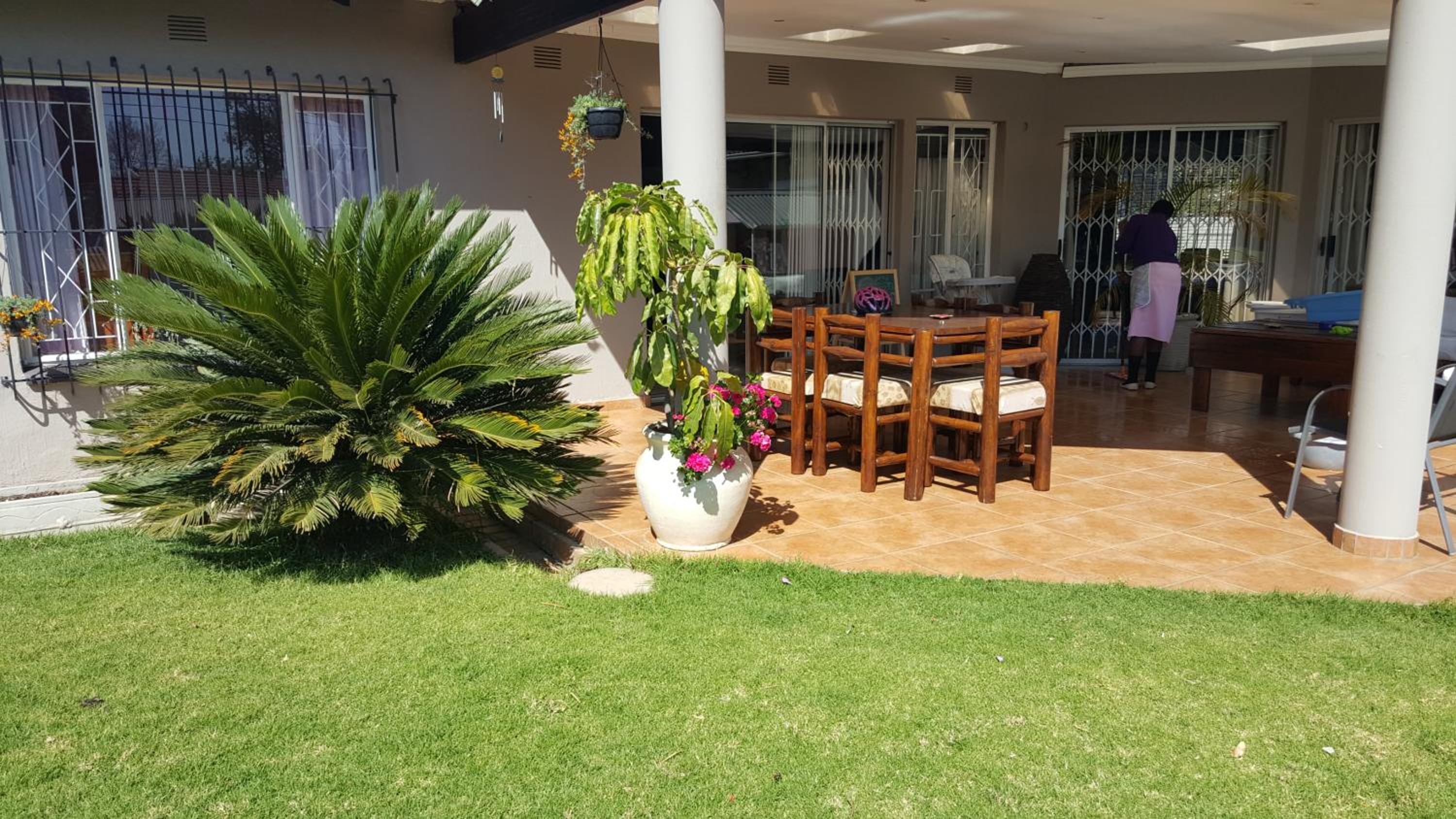 8 Ibis Lane Guest House