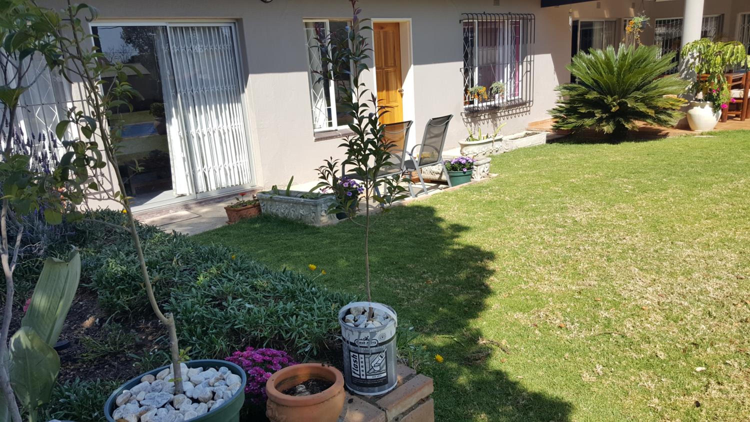 8 Ibis Lane Guest House