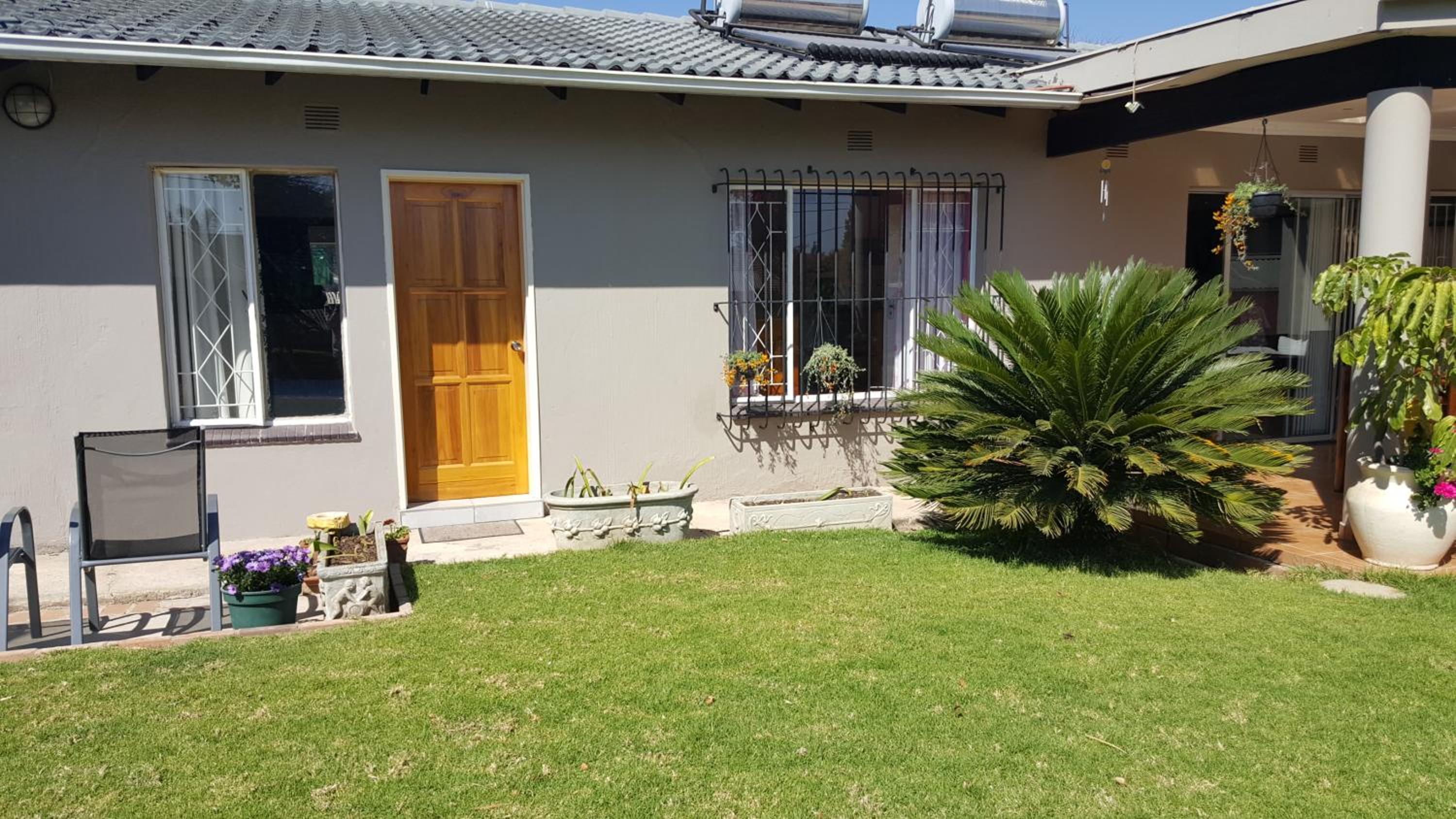 8 Ibis Lane Guest House