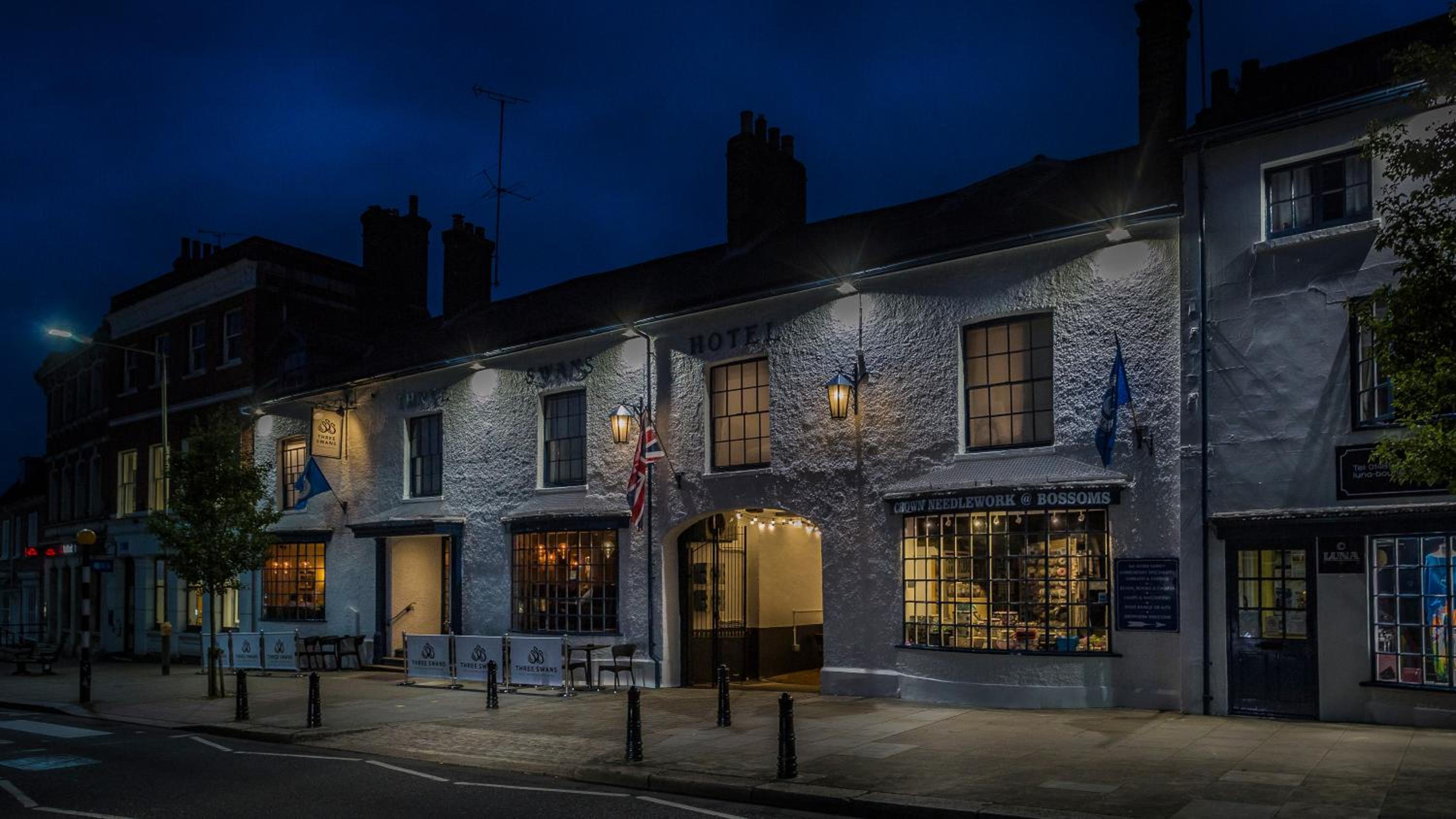 The Three Swans Hotel, Hungerford, Berkshire - The Coaching Inn Group view 3
