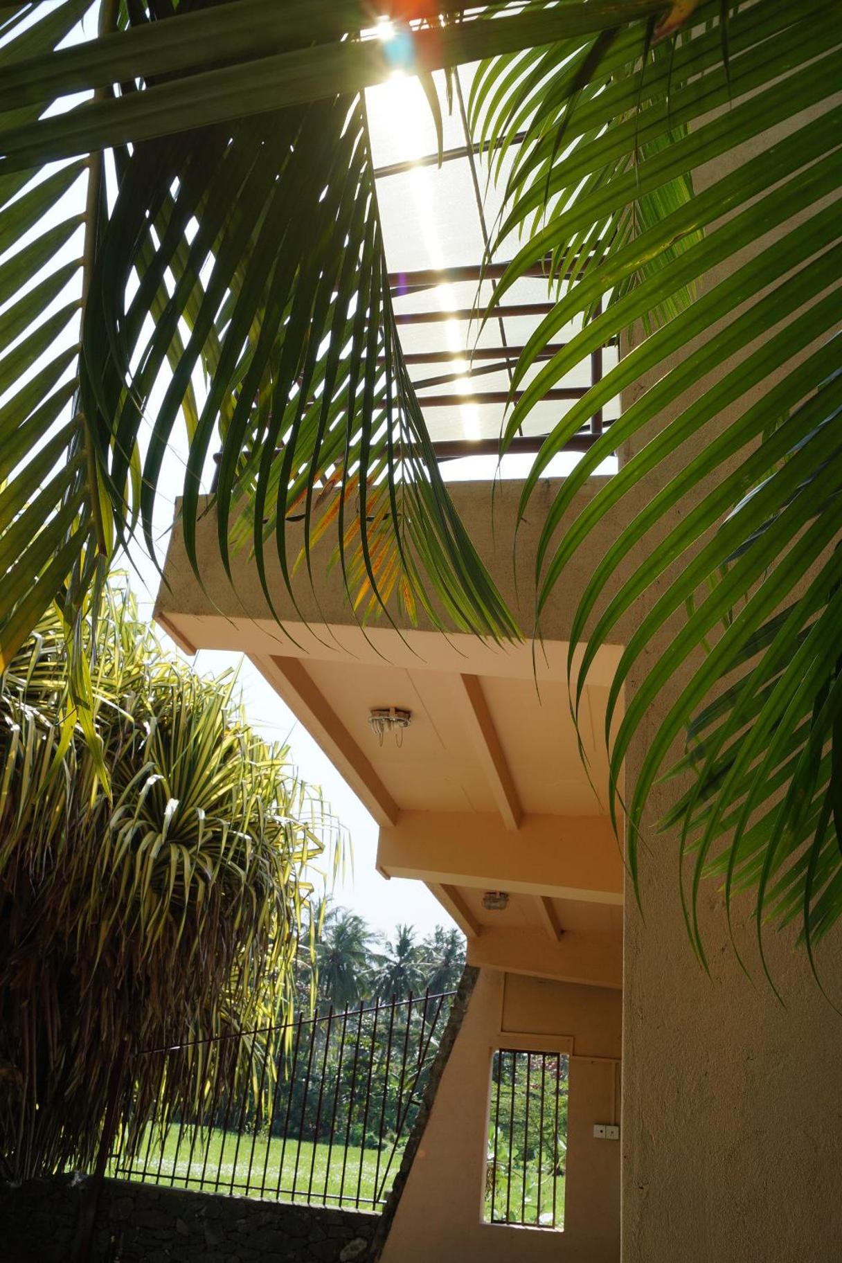 Sri Beach Bungalows And Villa