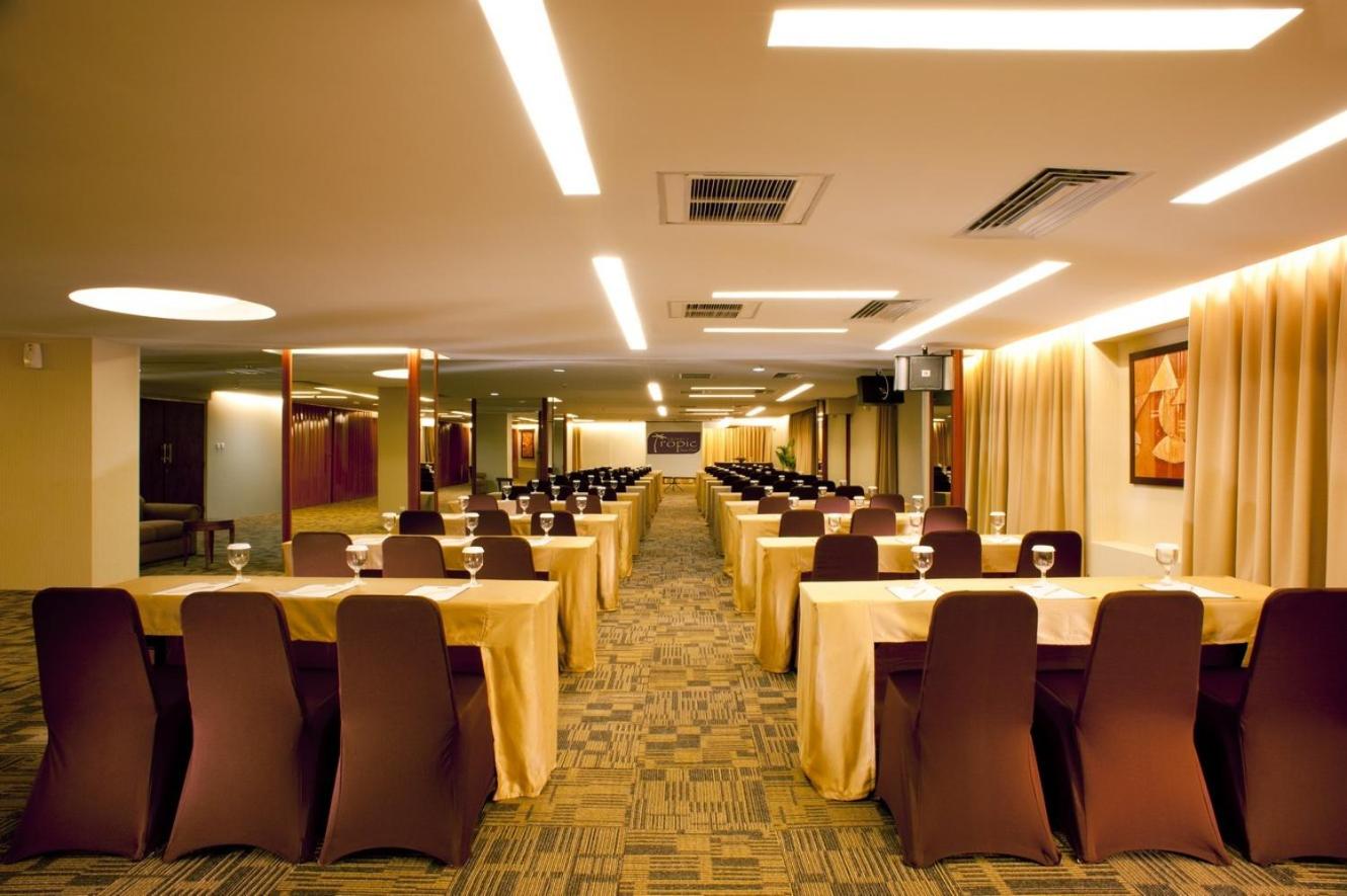 Grand Tropic Suites Hotel
