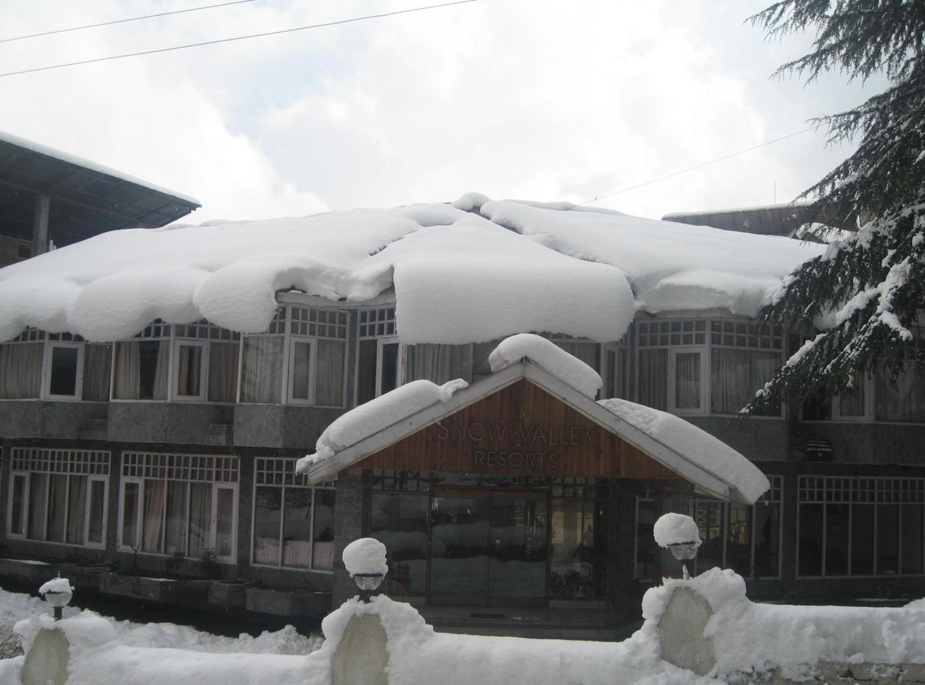 Snow Valley Resorts & Spa Manali