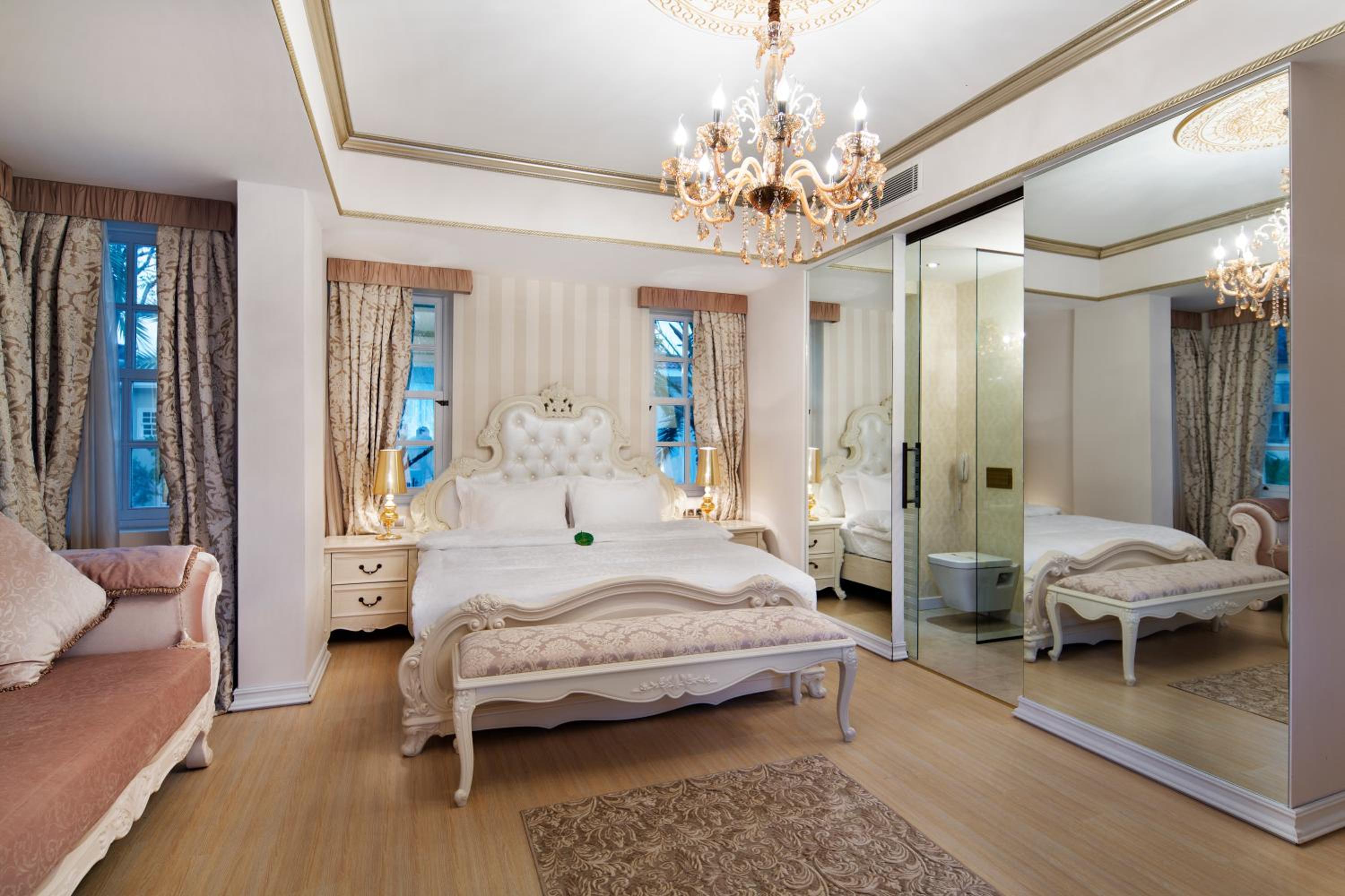 Elegance East Hotel - Image 71