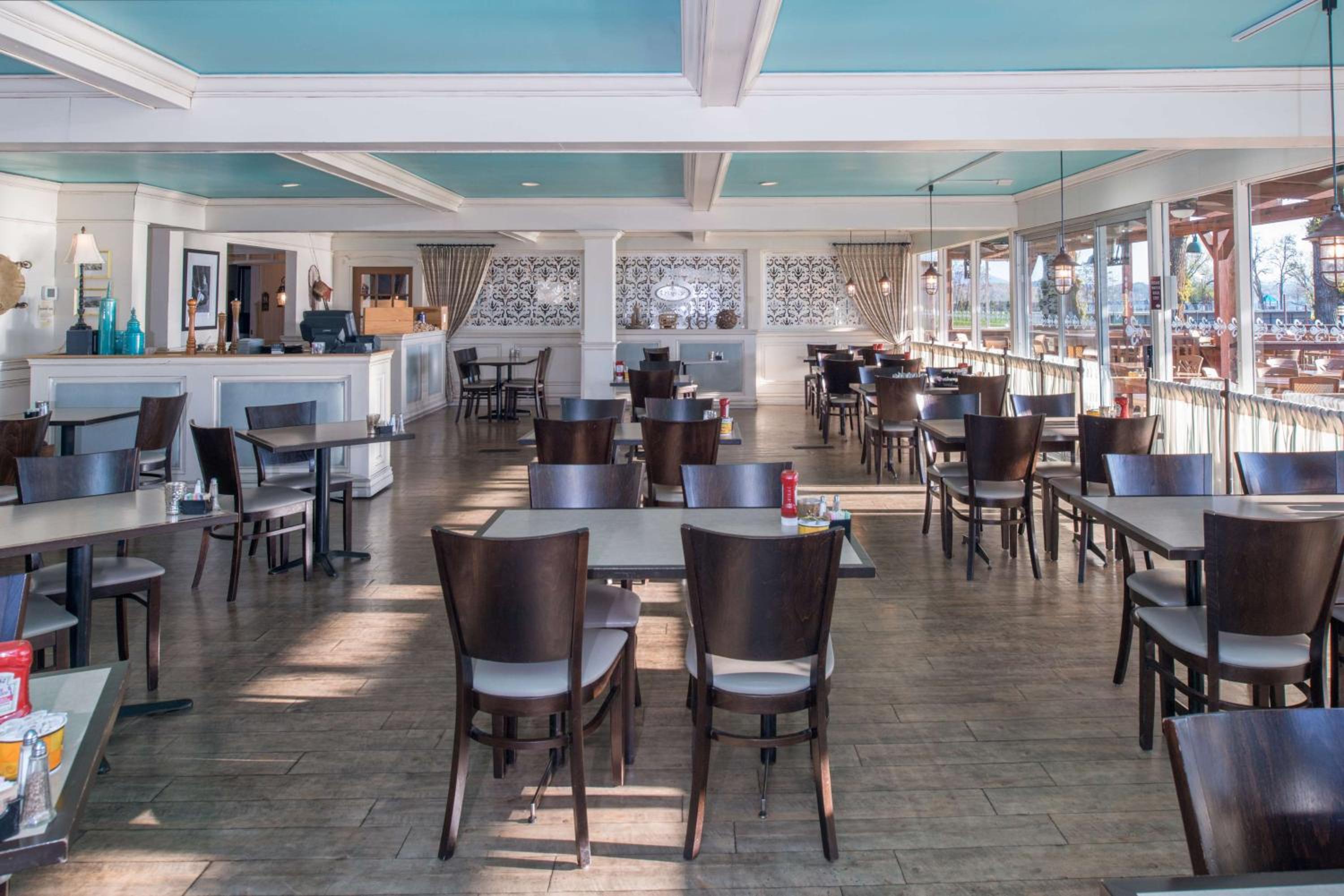 Sandpoint Vacations - Best Western Edgewater Resort - Property Image 32