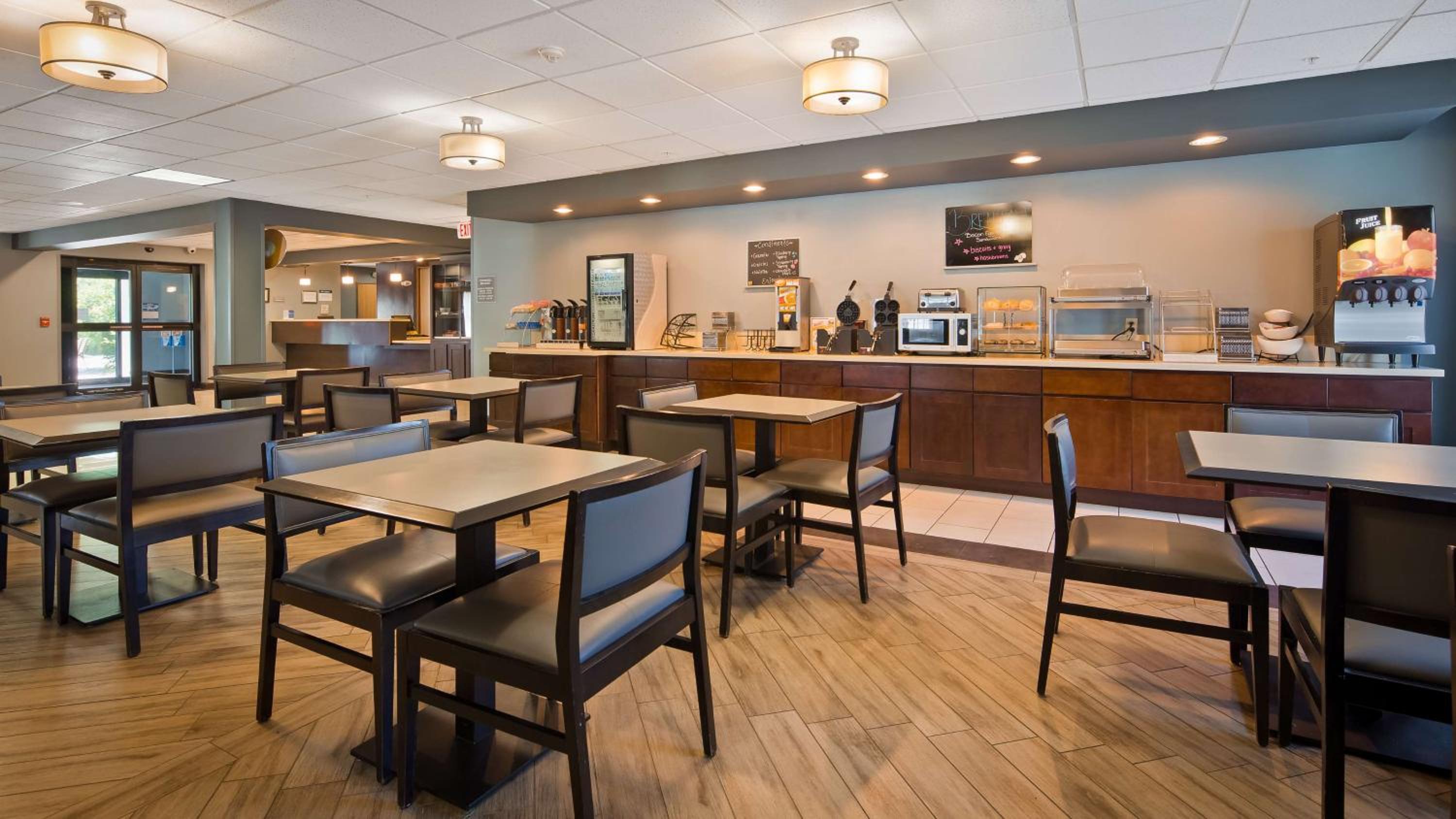 Coldwater Vacations - Best Western Plus Coldwater Hotel - Property Image 35