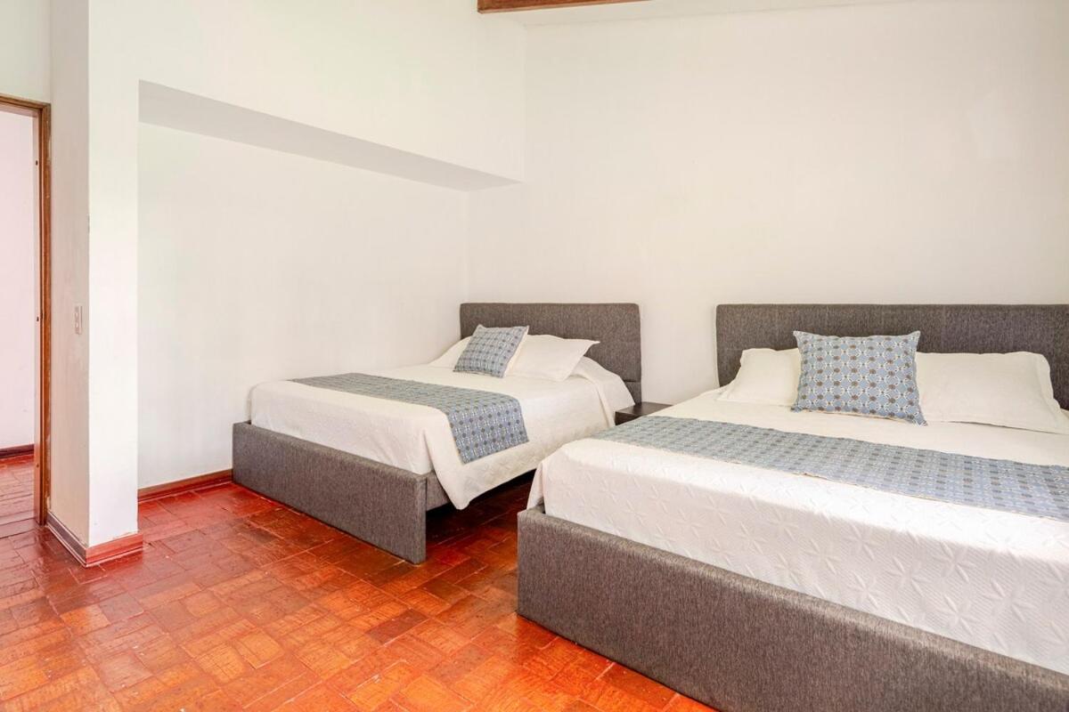 Casa en Cerritos con Piscina y 4 habitaciones