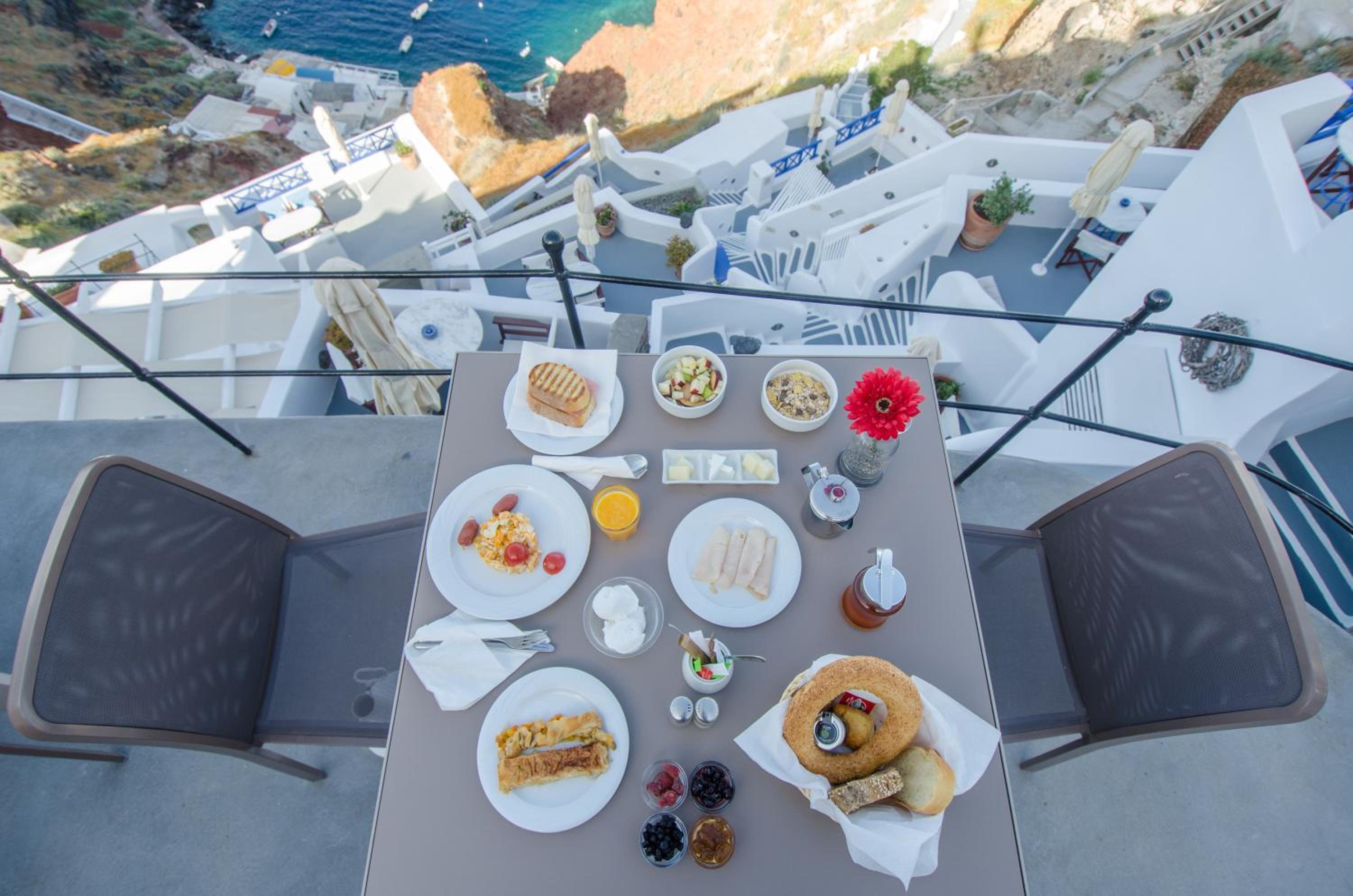 Oia Vacations - Esperas - Property Image 1