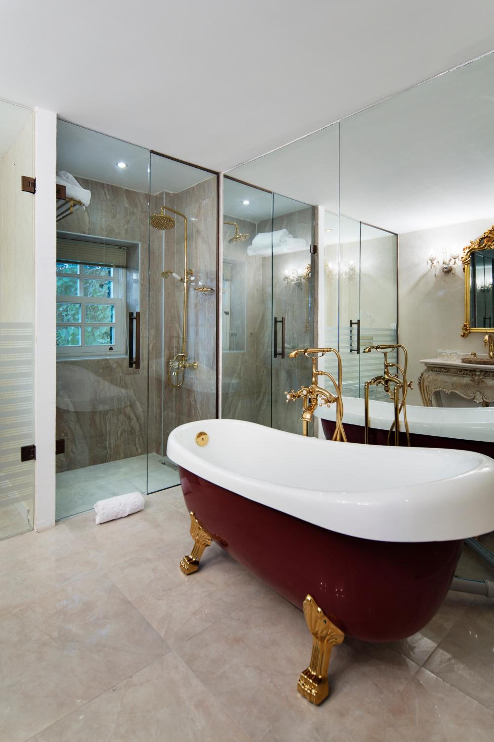 Elegance East Hotel - Image 9