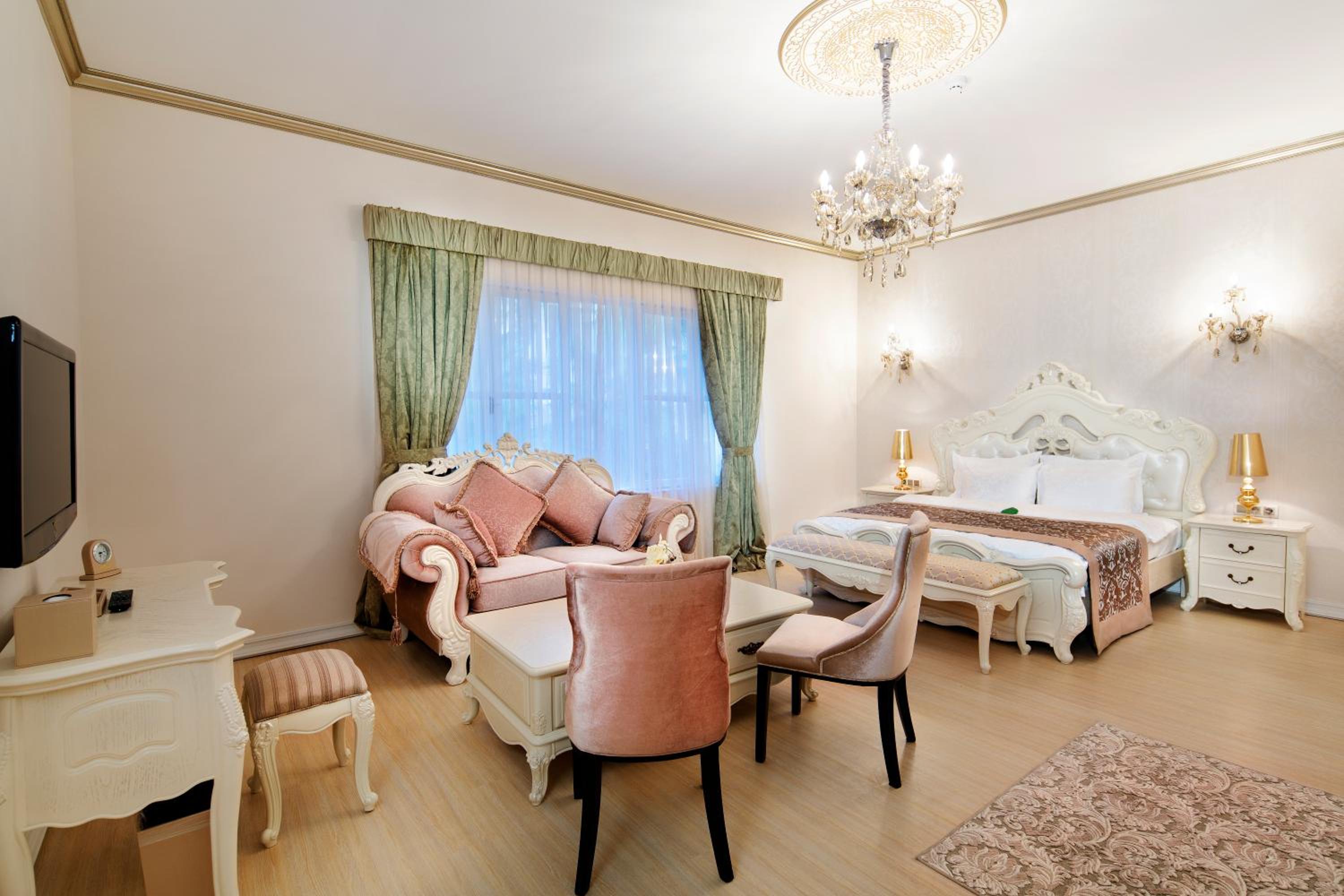 Elegance East Hotel - Image 54