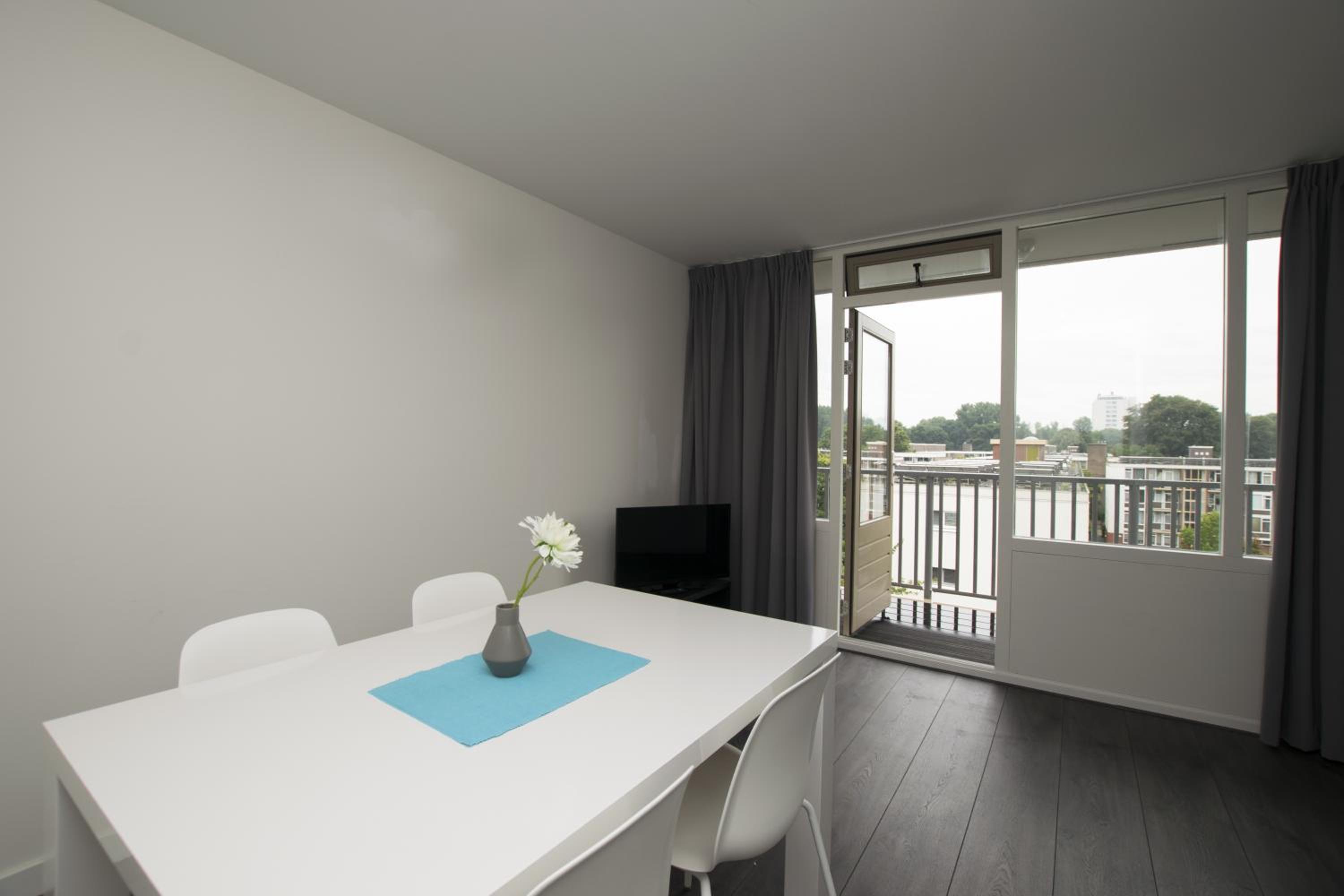White Moon Apartment