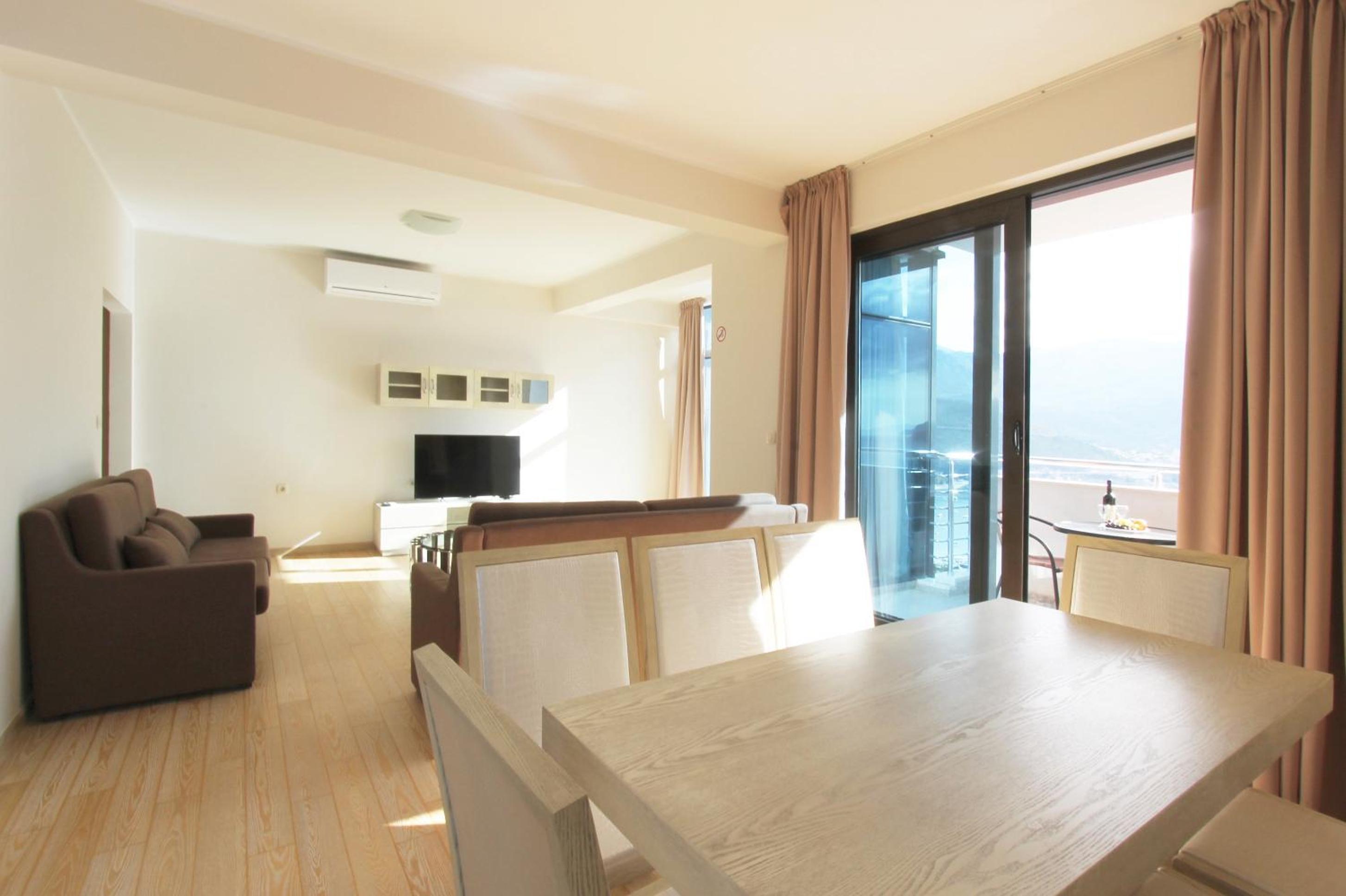 Apartments Aqua