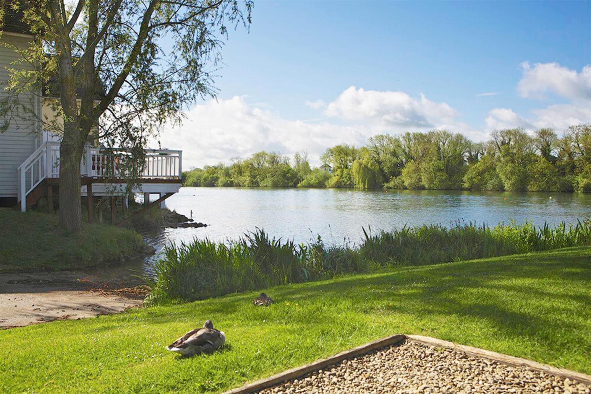 Caterina Lake Lodge view 5