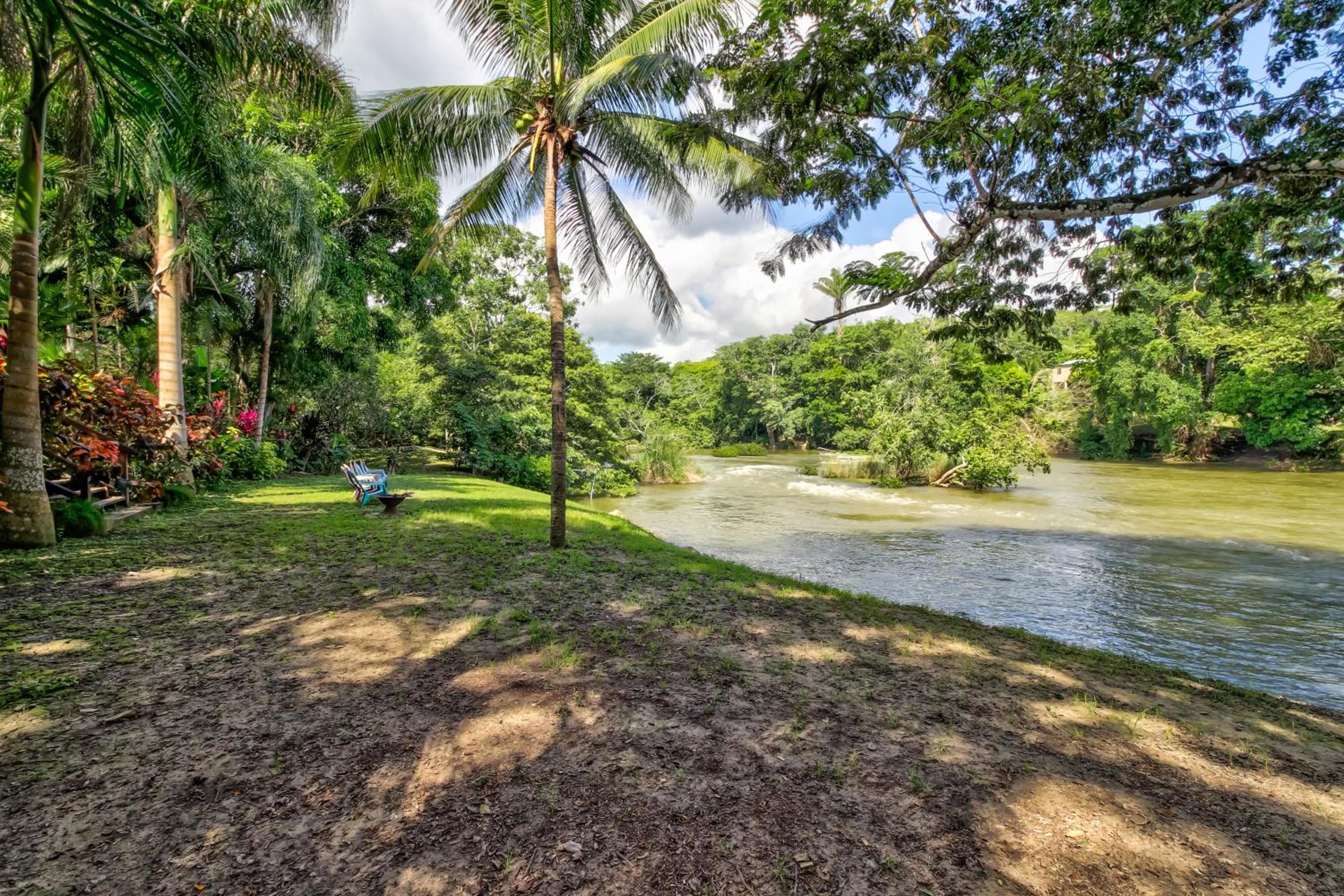 Belize Vacations - Toucan Suite  Mahogany Hall - Property Image 5