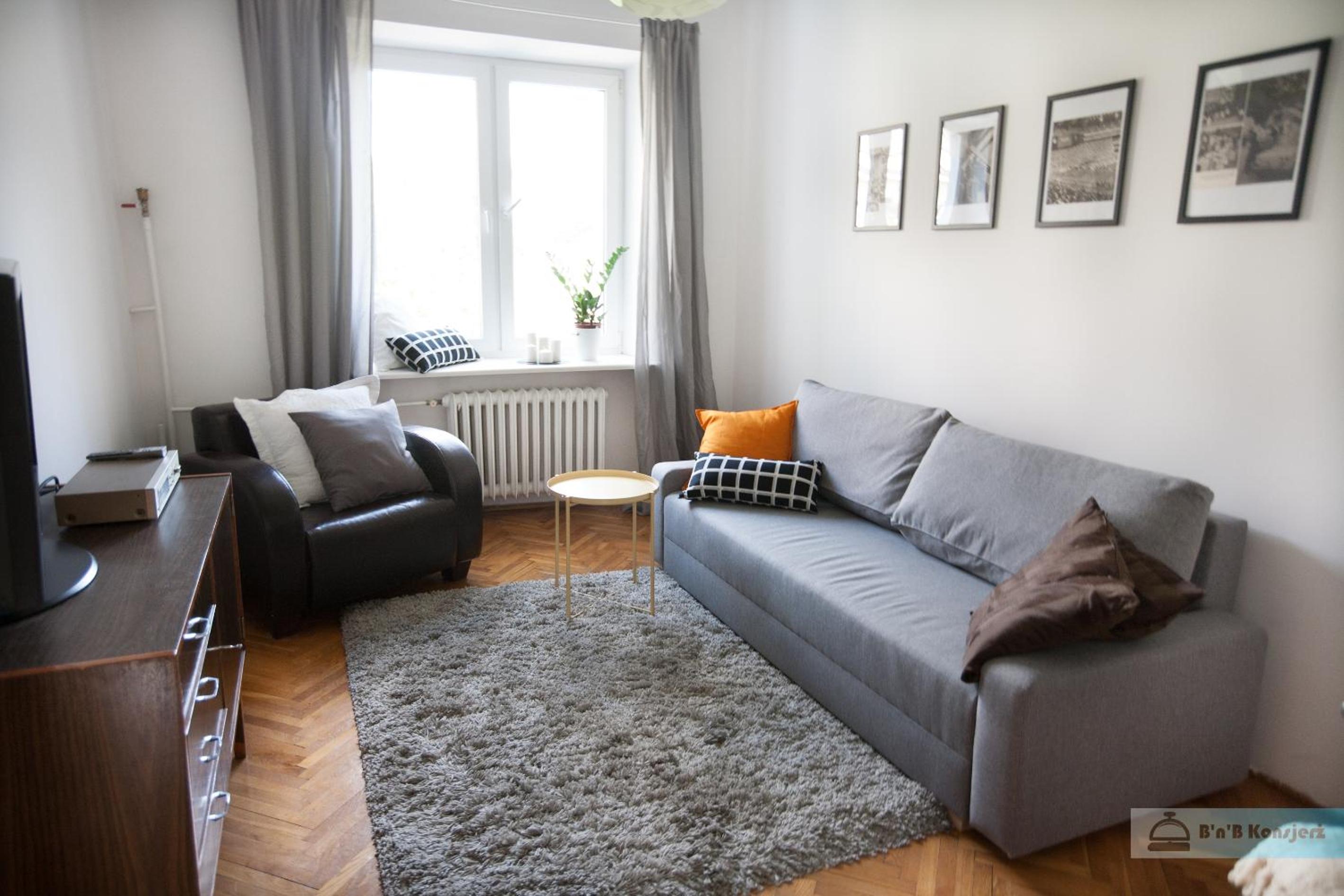 Warsaw Concierge Bracka Retro flat view 3