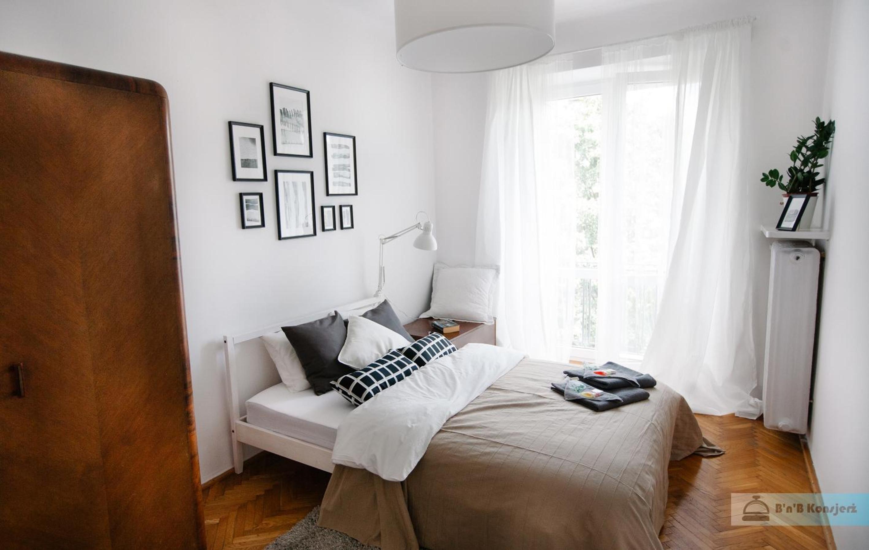 Warsaw Concierge Bracka Retro flat view 5