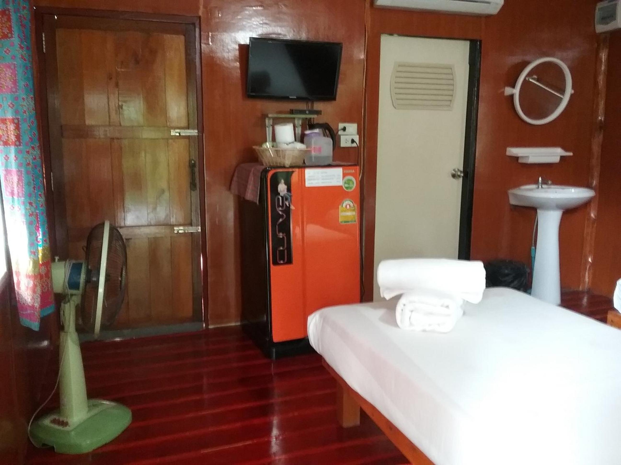 บ้านสนมณีโฮมสเตย์ Bansonmanee Homestay