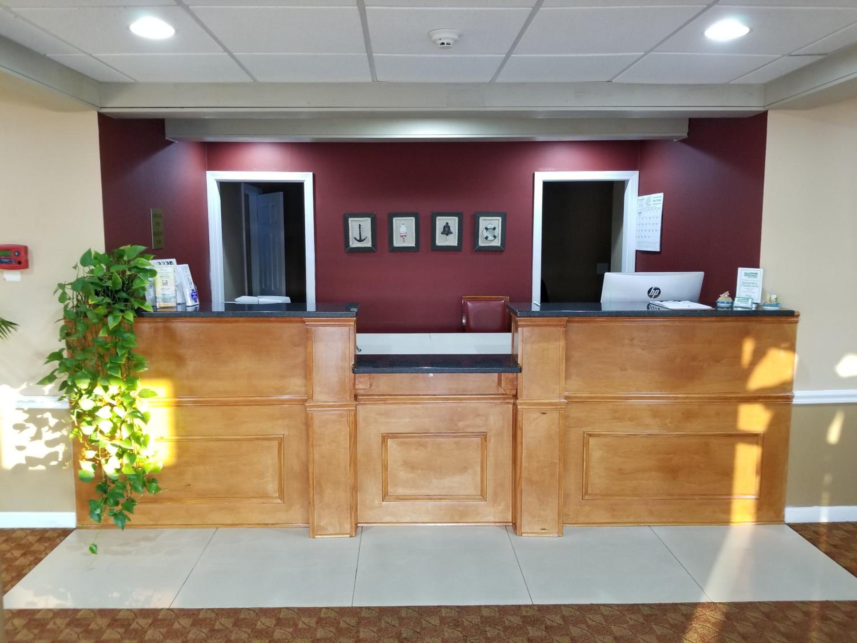 All Seasons Inn & Suites view 3