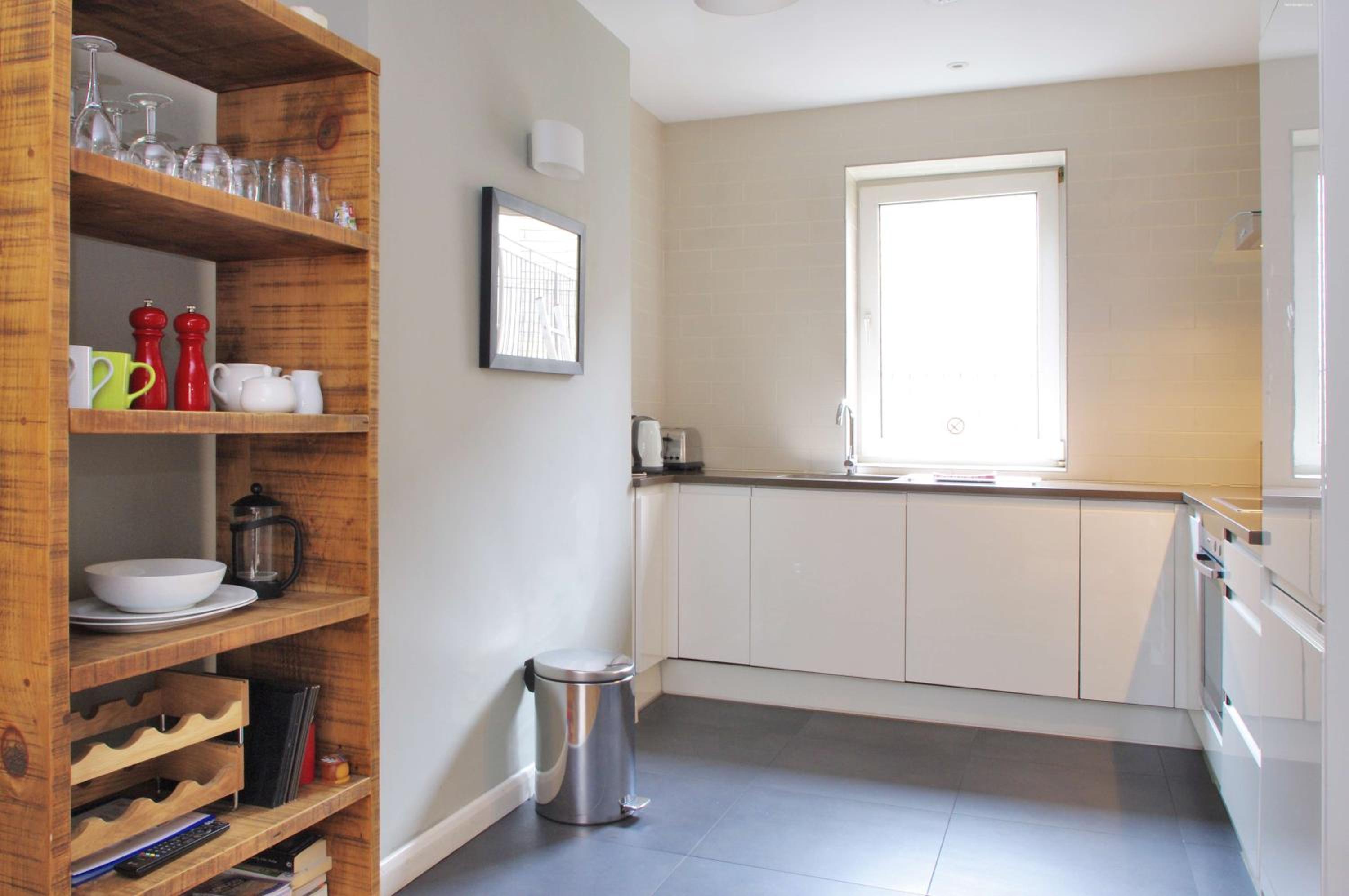 Spacious 275 sqm Apartment with King Beds, 4 min to Waterloo