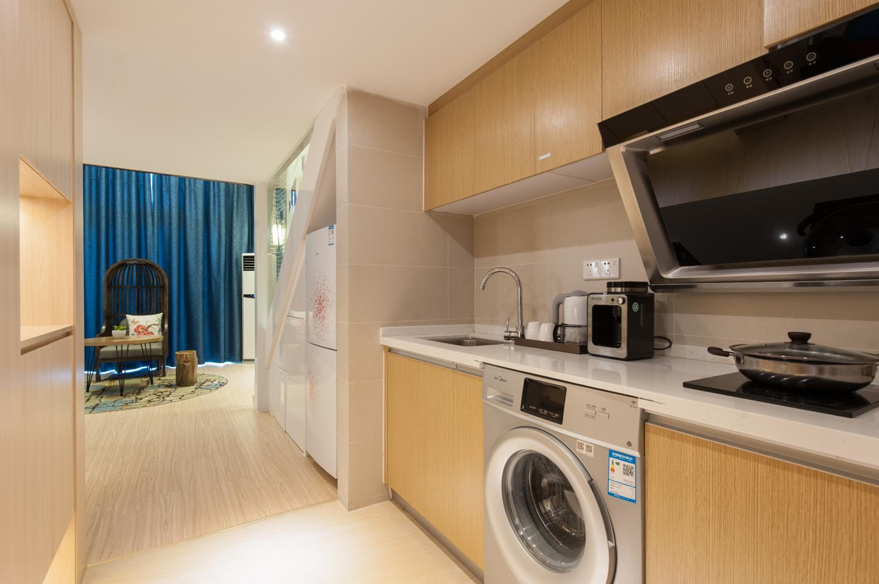Yumi Huanju Apartment -广州东站 燕塘地铁站店