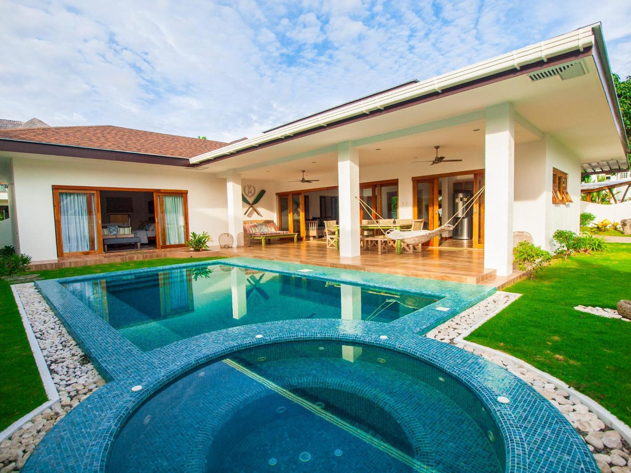 Vida Homes Condo Resort