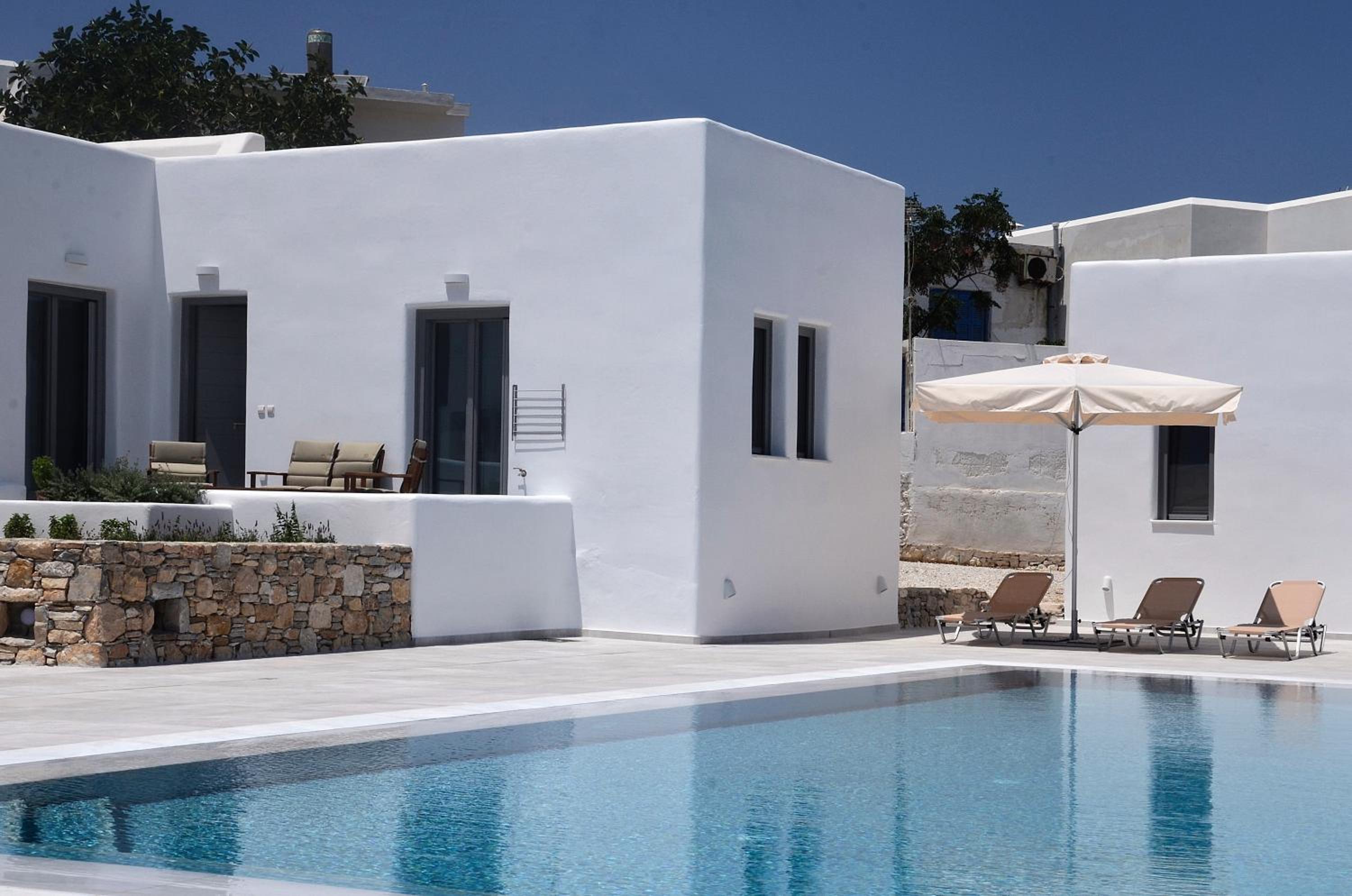 Ionathan Koufonisia Suites