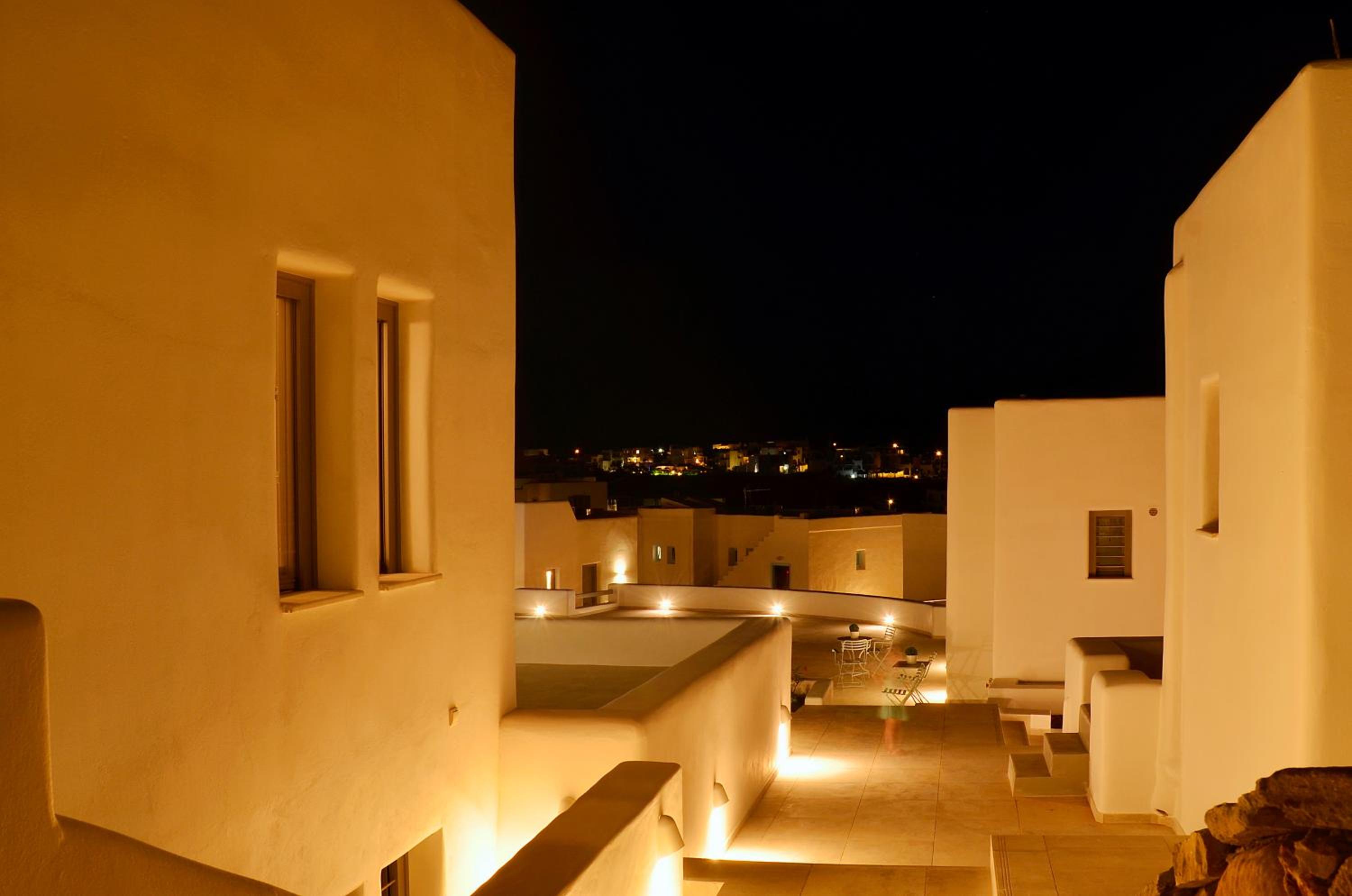 Hotel Ionathan Koufonisia Suites - Image 1