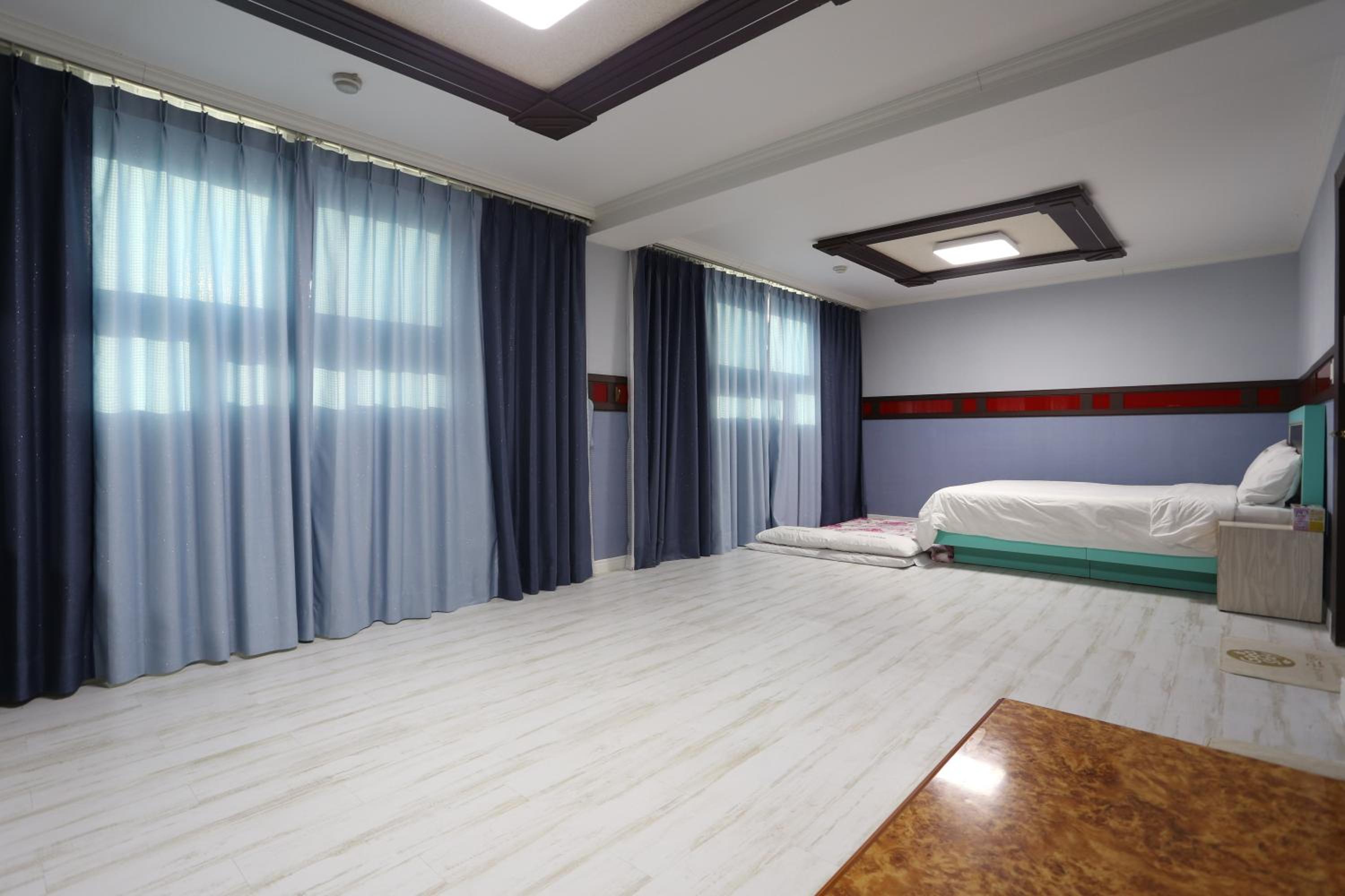Paradaise Motel