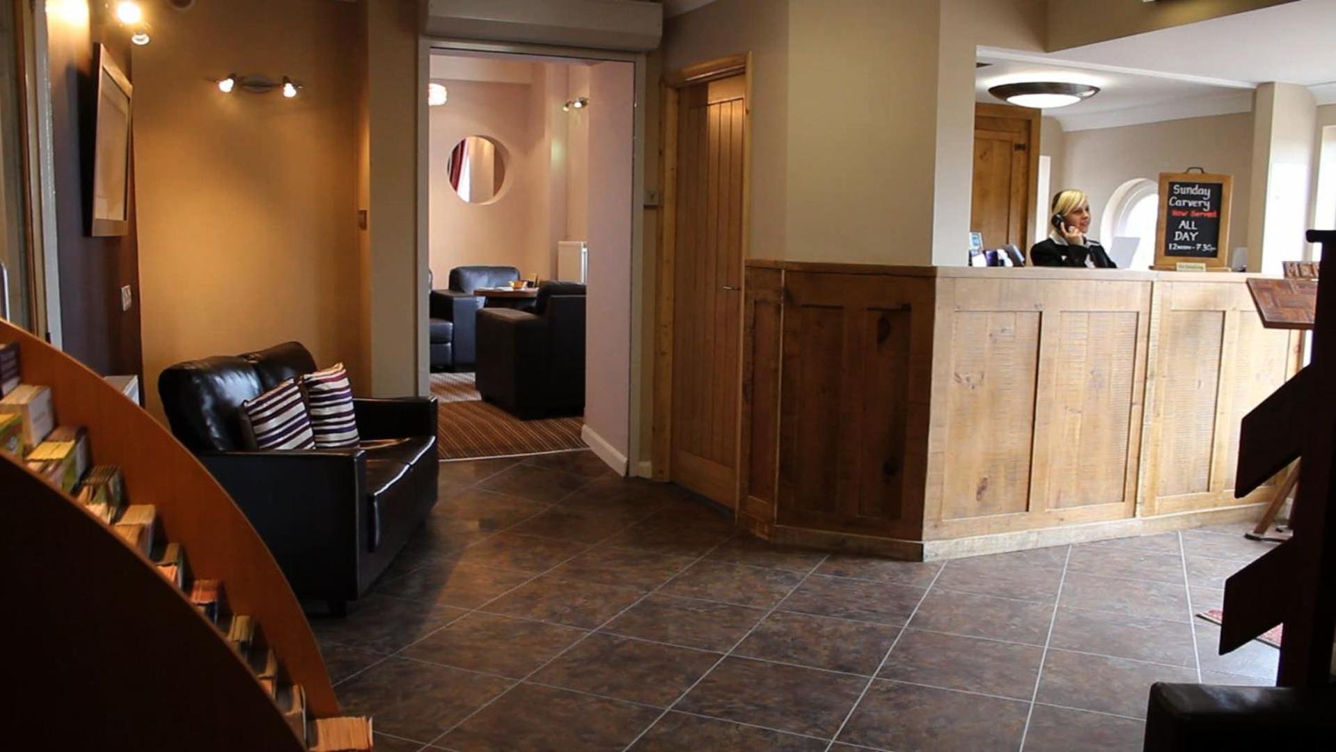 Chesterfield Vacations - Twin Oaks Hotel - Property Image 12