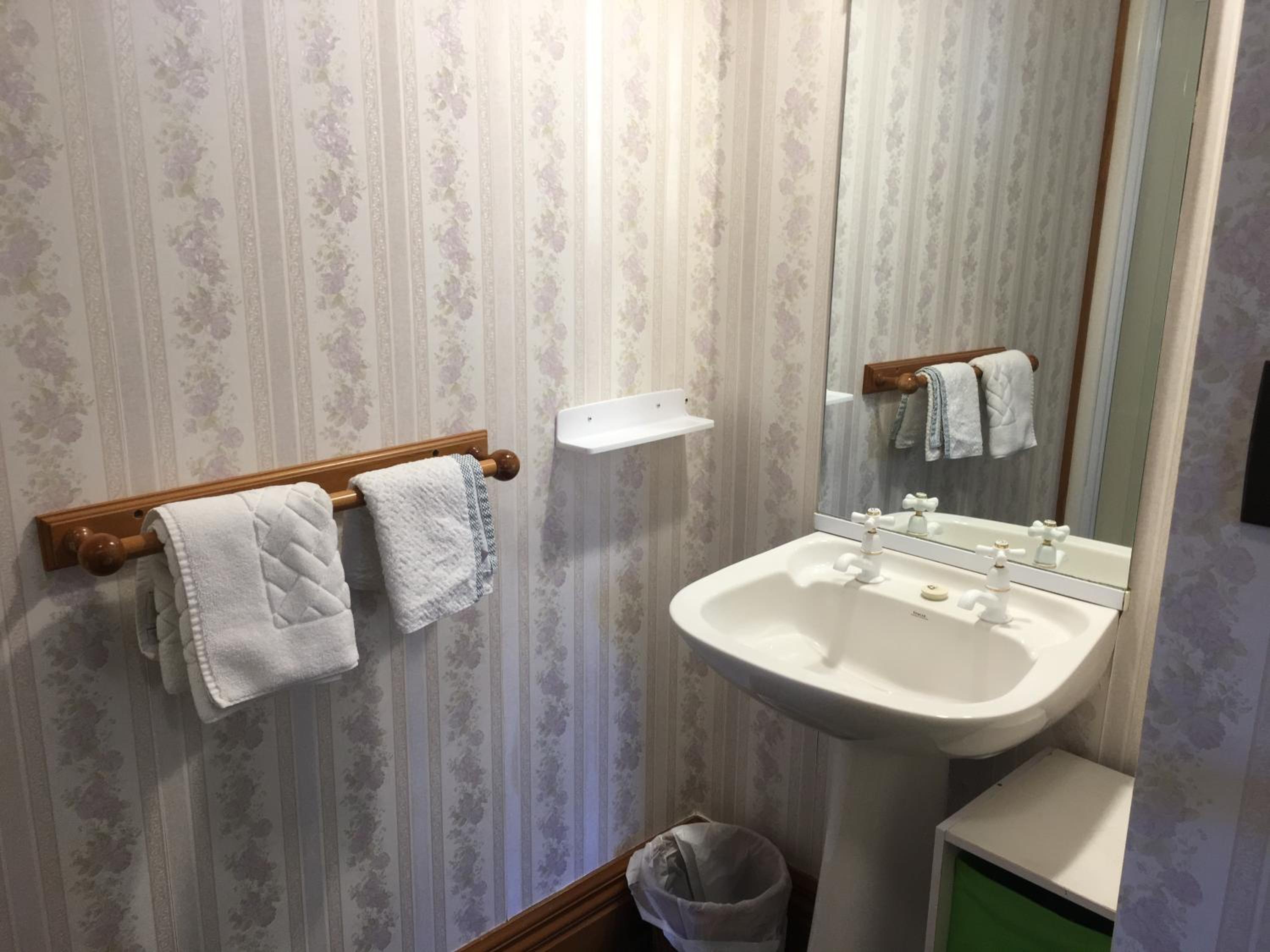 Settlers Cottage Motel