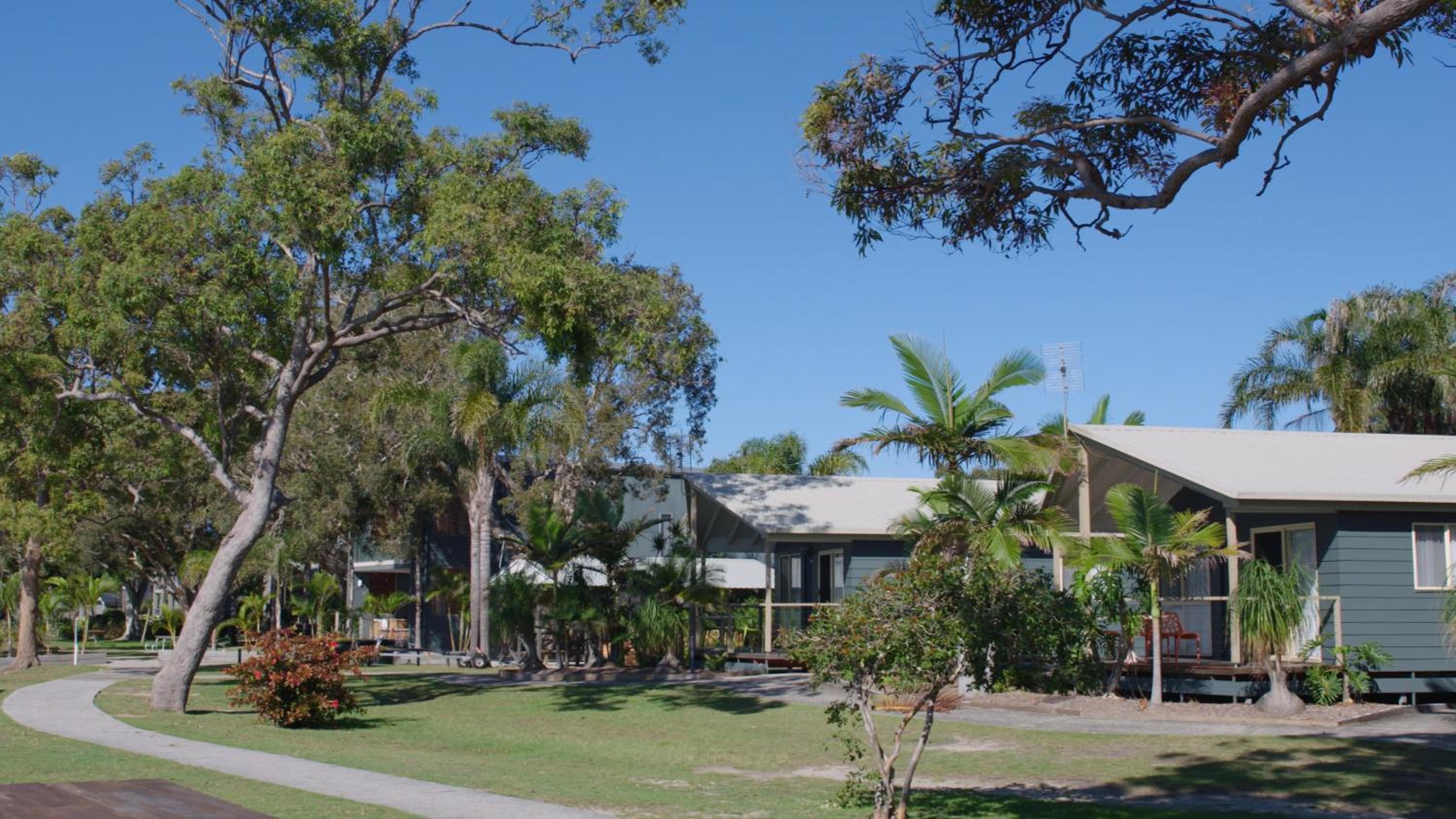 Hotel NRMA Blue Dolphin Yamba Holiday Resort - Image 1