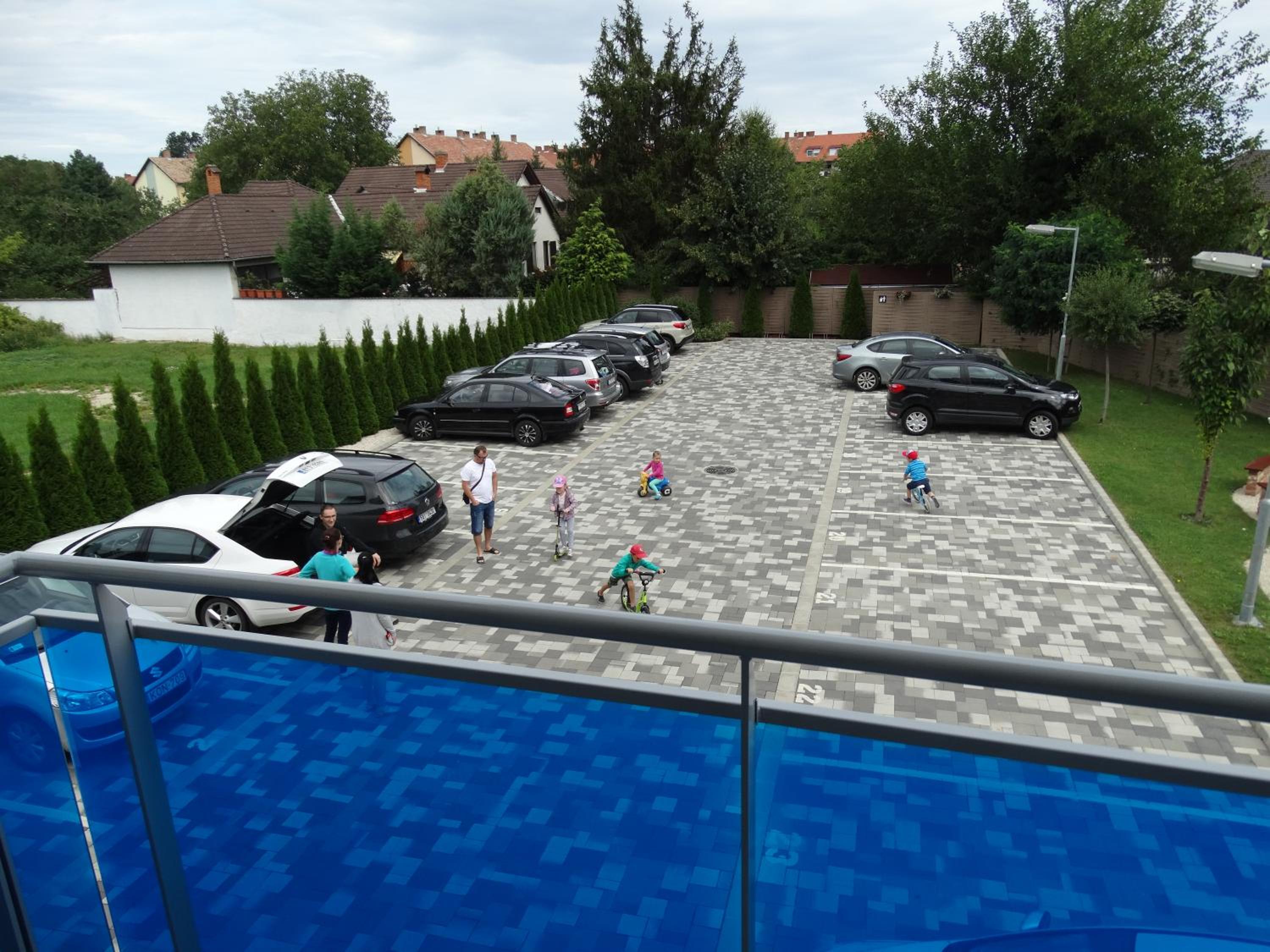 Holiday Apartman view 3