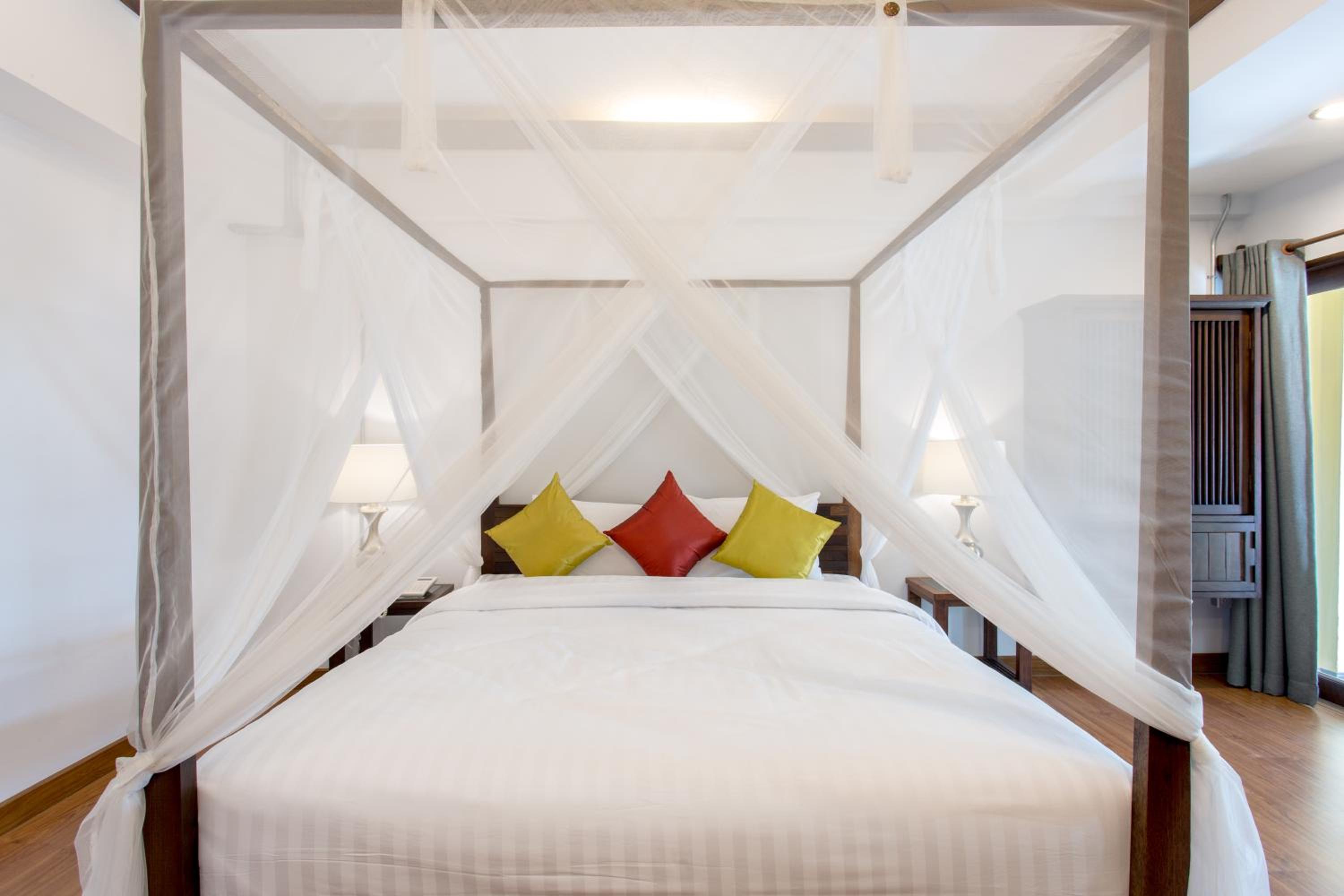 NightBazaar Inn Hotel 6