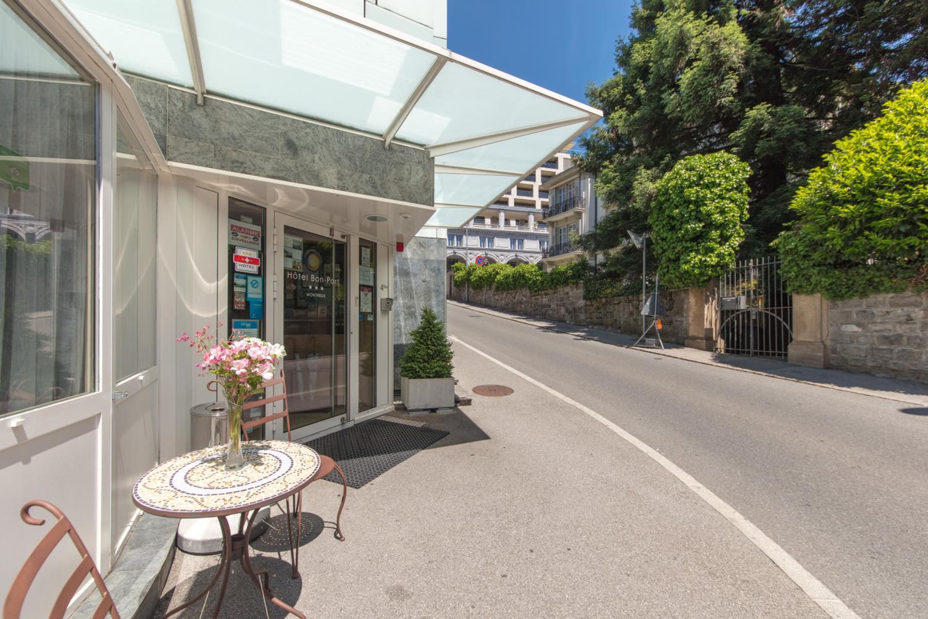 Hotel Bon Port - Image 1