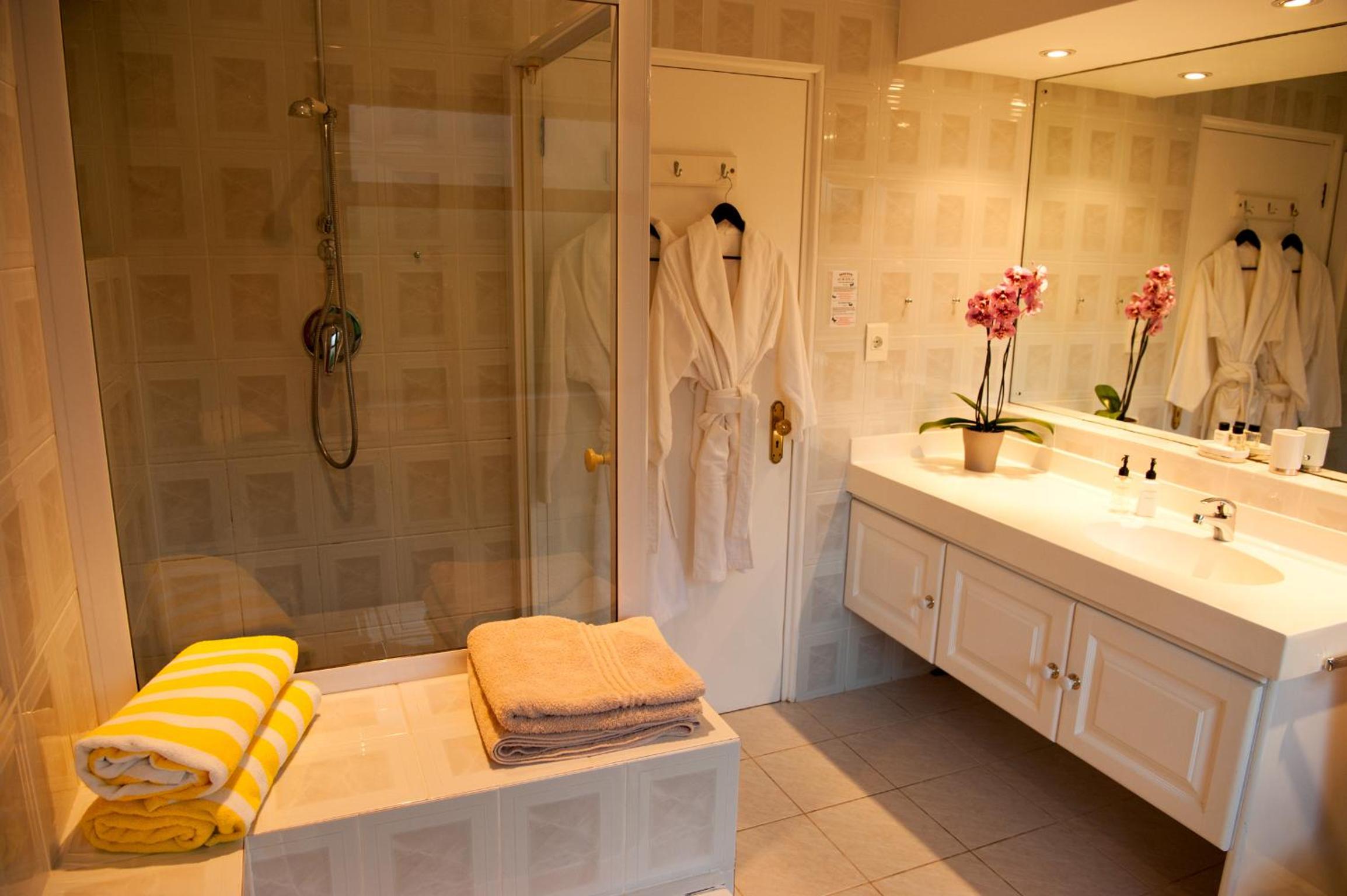 Easy Five Guest House