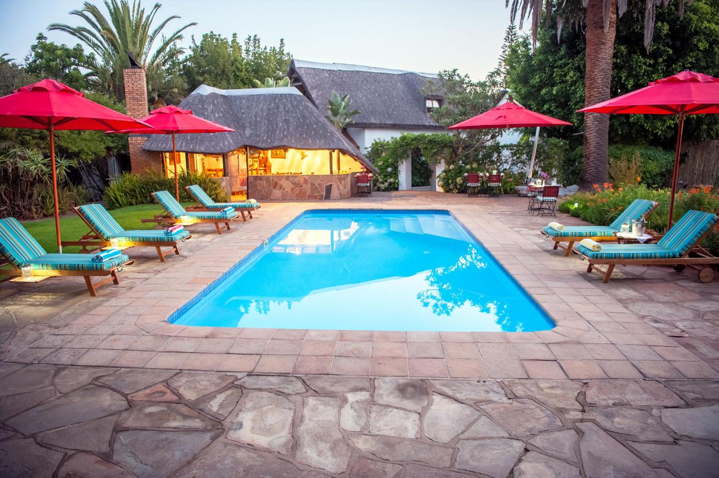 Hotel Easy Five Guest House - Image 1