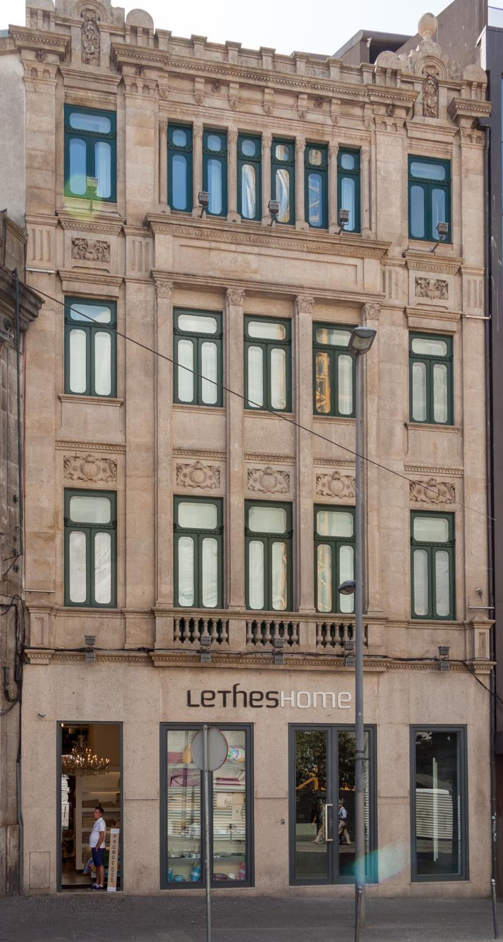 LETHESHOME Apartments
