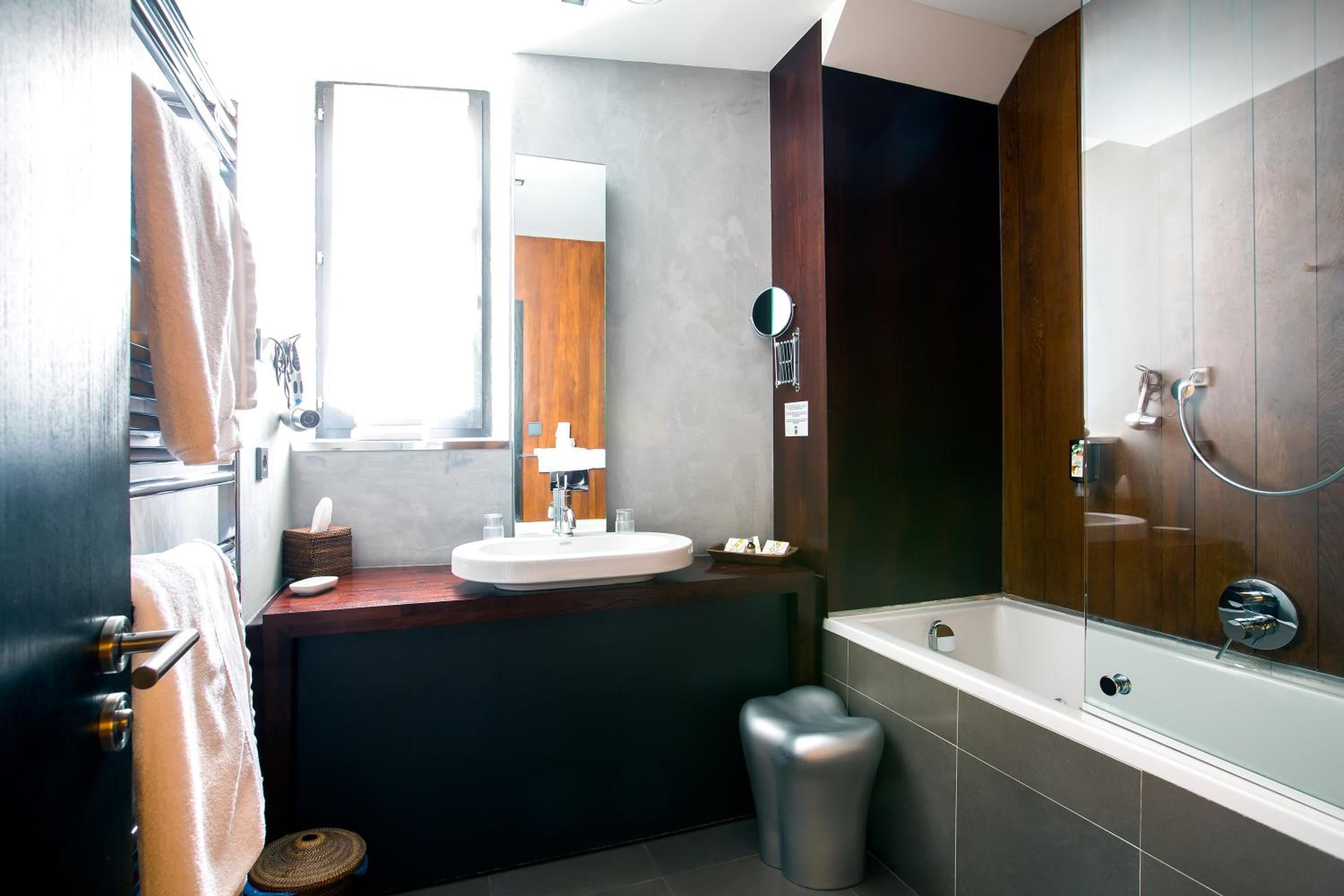 Le B. Suites, Chambres & Restaurant