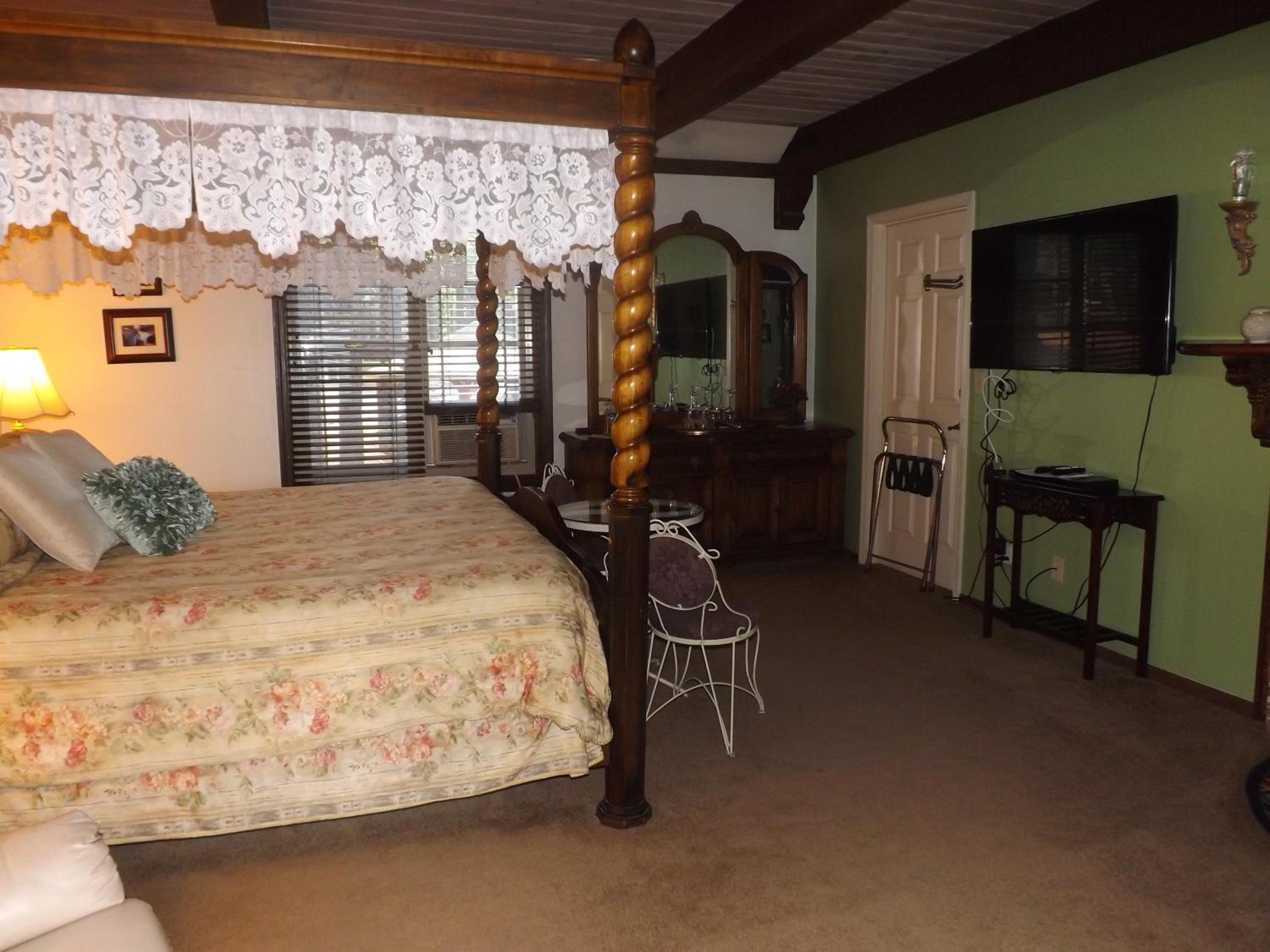 Arizona Mountain Inn & Cabins