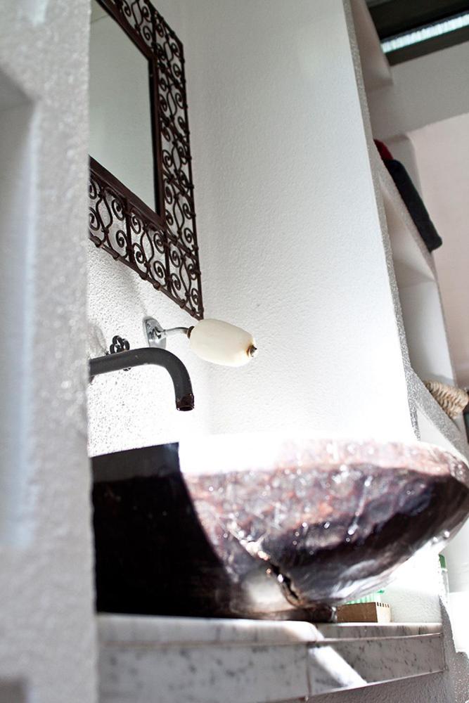 Das Trafohaus en Solingen — bathroom