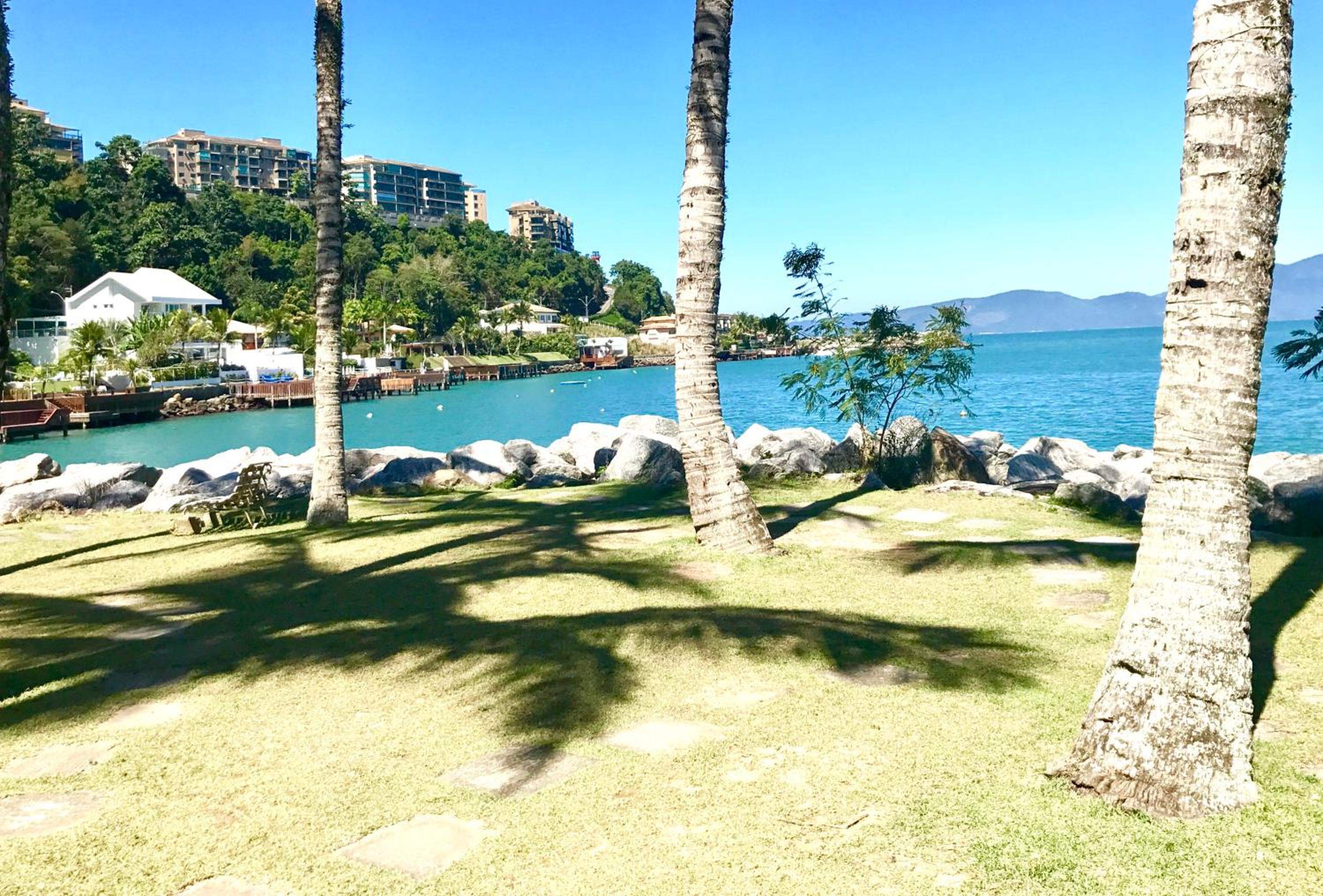 Porto Real Suites - Apto com vista para o mar e lazer de resort