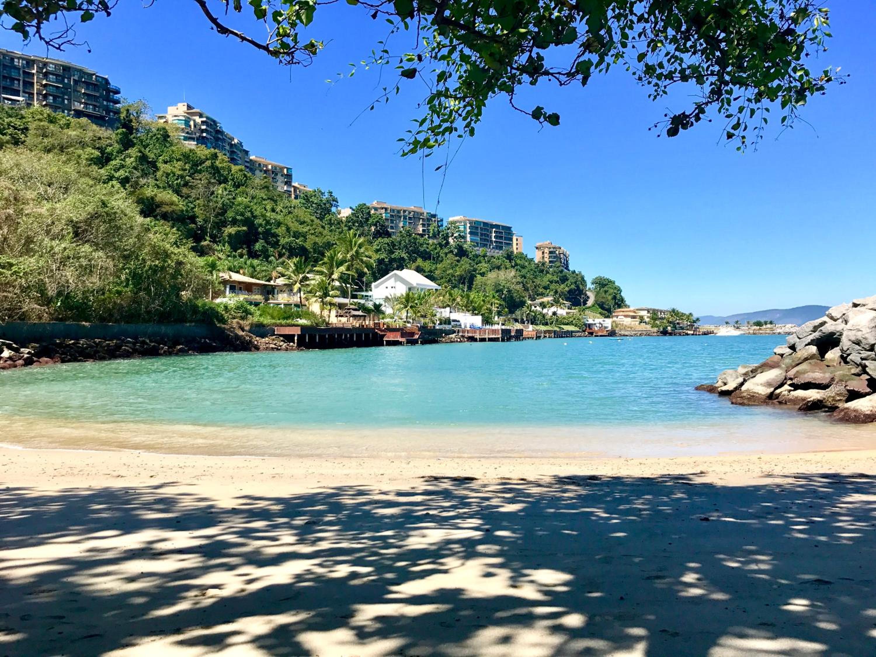 Porto Real Suites - Apto com vista para o mar e lazer de resort